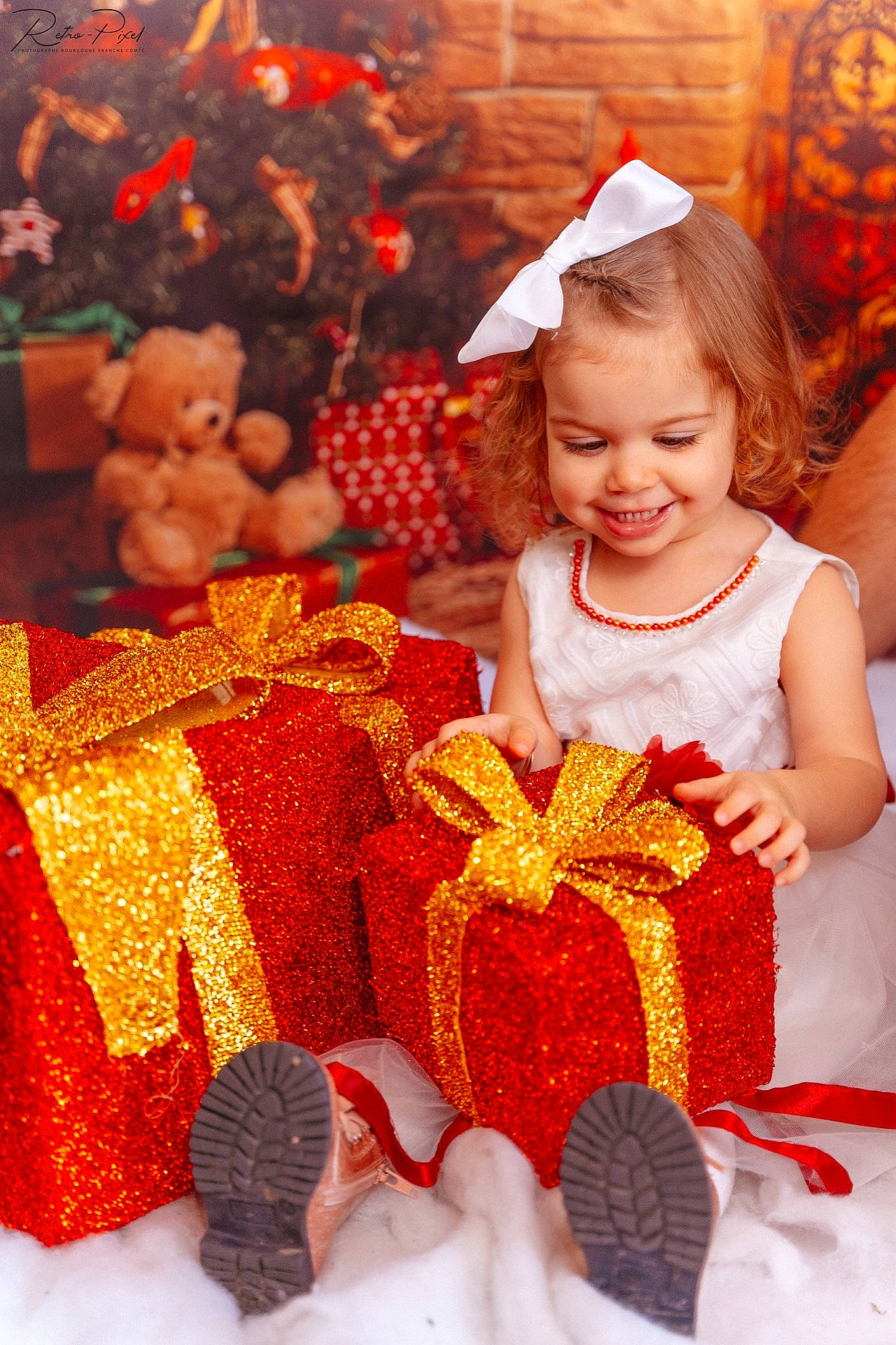 Chelsy participe au concours pour gagner de l'argent avec cette photo : baby_toddler_clothing, beauty, carmine, child, dress, event, fashion_accessory, fun, happy, holiday, joy, orange, pattern, peach, person, petal, photograph, red, smile, toddler