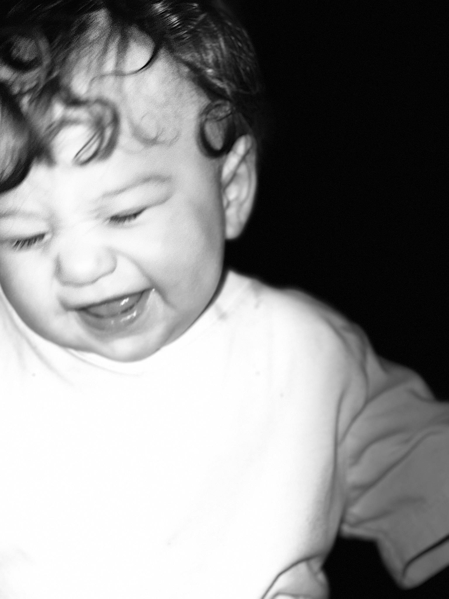 Arianna is registered to the contest to win money with this photo: arm, baby, cheek, chin, ear, eyebrow, flash_photography, gesture, happy, human_body, iris, jaw, lip, mouth, neck, nose, person, skin, sleeve, smile