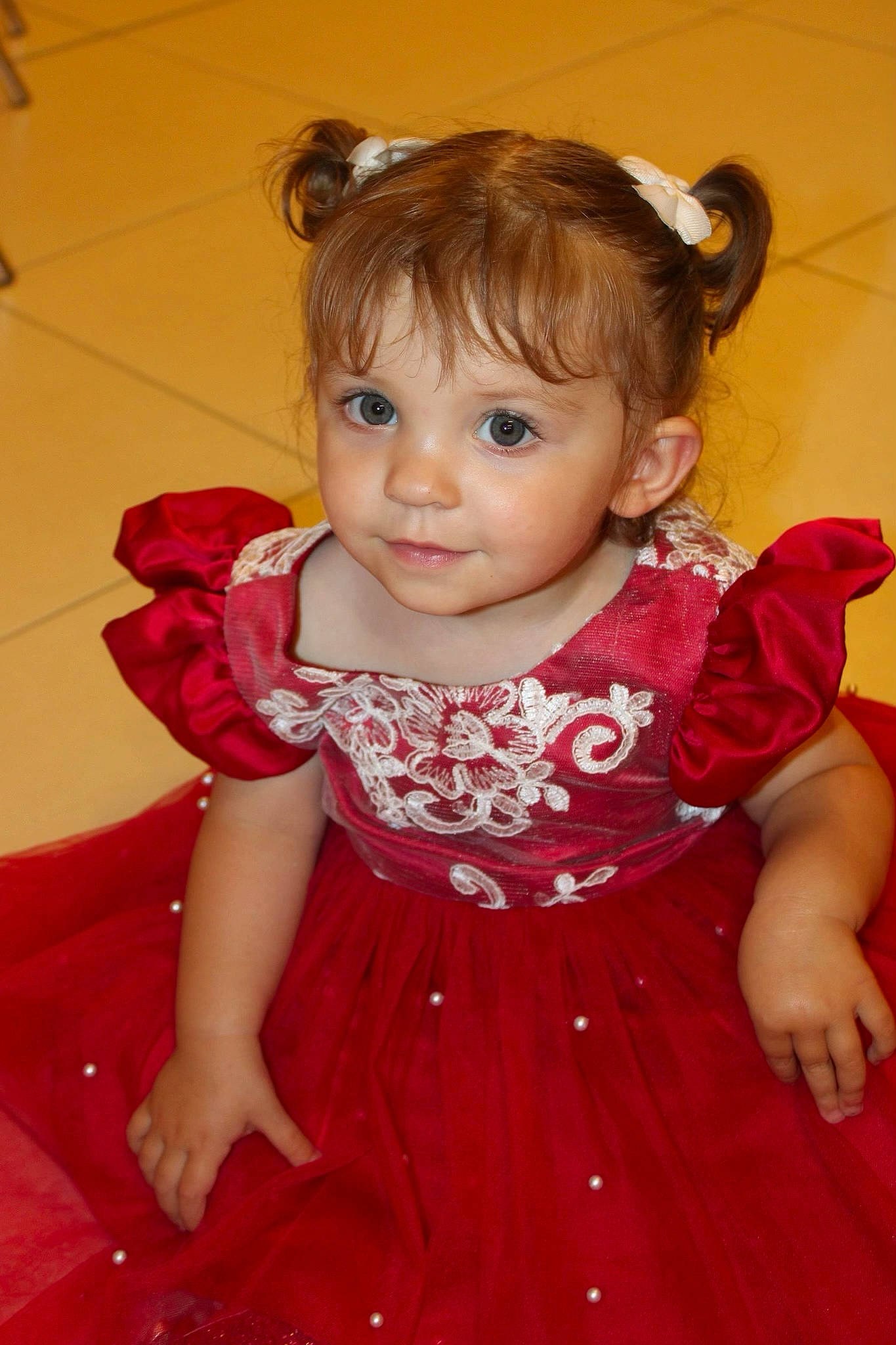 Alix participe au concours pour gagner de l'argent avec cette photo : baby_toddler_clothing, cheek, clothing, day_dress, dress, eye, eyelash, face, fun, hair, hairstyle, happy, head, iris, lip, one_piece_garment, person, pink, skin, sleeve