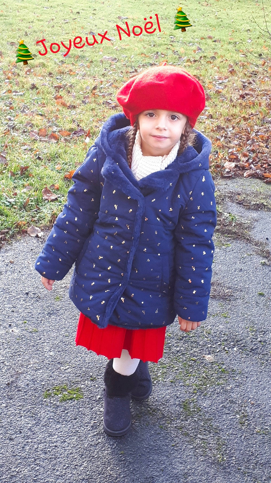 Lina participe au concours pour gagner de l'argent avec cette photo : baby_toddler_clothing, cap, clothing, electric_blue, face, grass, headgear, headwear, joy, knit_cap, magenta, outerwear, pattern, people_in_nature, person, plaid, red, sleeve, smile, street_fashion