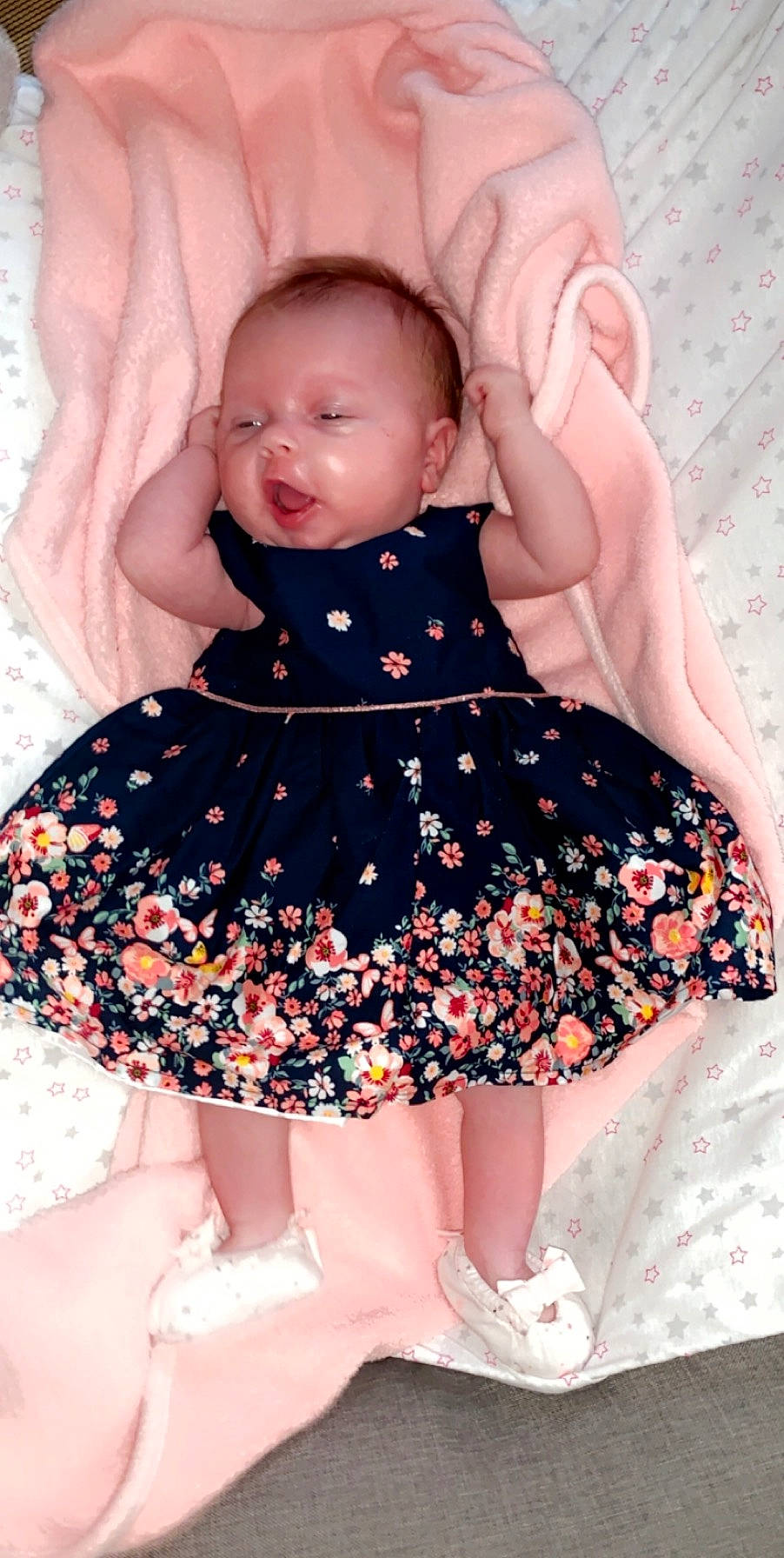 Kiara participe au concours pour gagner de l'argent avec cette photo : baby, baby_products, baby_toddler_clothing, child, clothing, design, pattern, person, pink, polka_dot, product, toddler