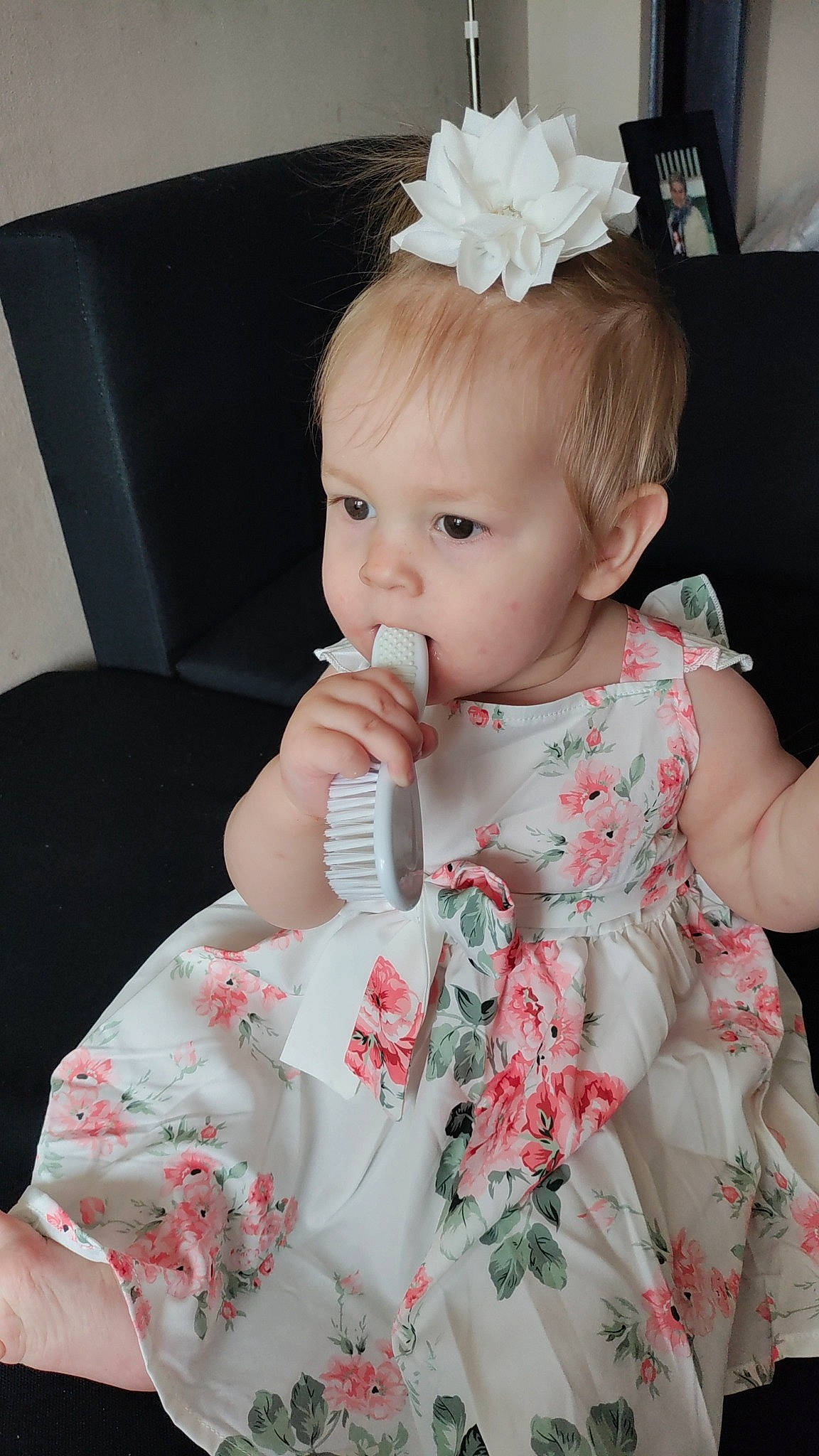 Emma participe au concours pour gagner de l'argent avec cette photo : baby, baby_toddler_clothing, cheek, clothing, day_dress, dress, eye, eyelash, face, hair, hairstyle, hand, head, iris, jewellery, person, pink, skin, sleeve, toddler