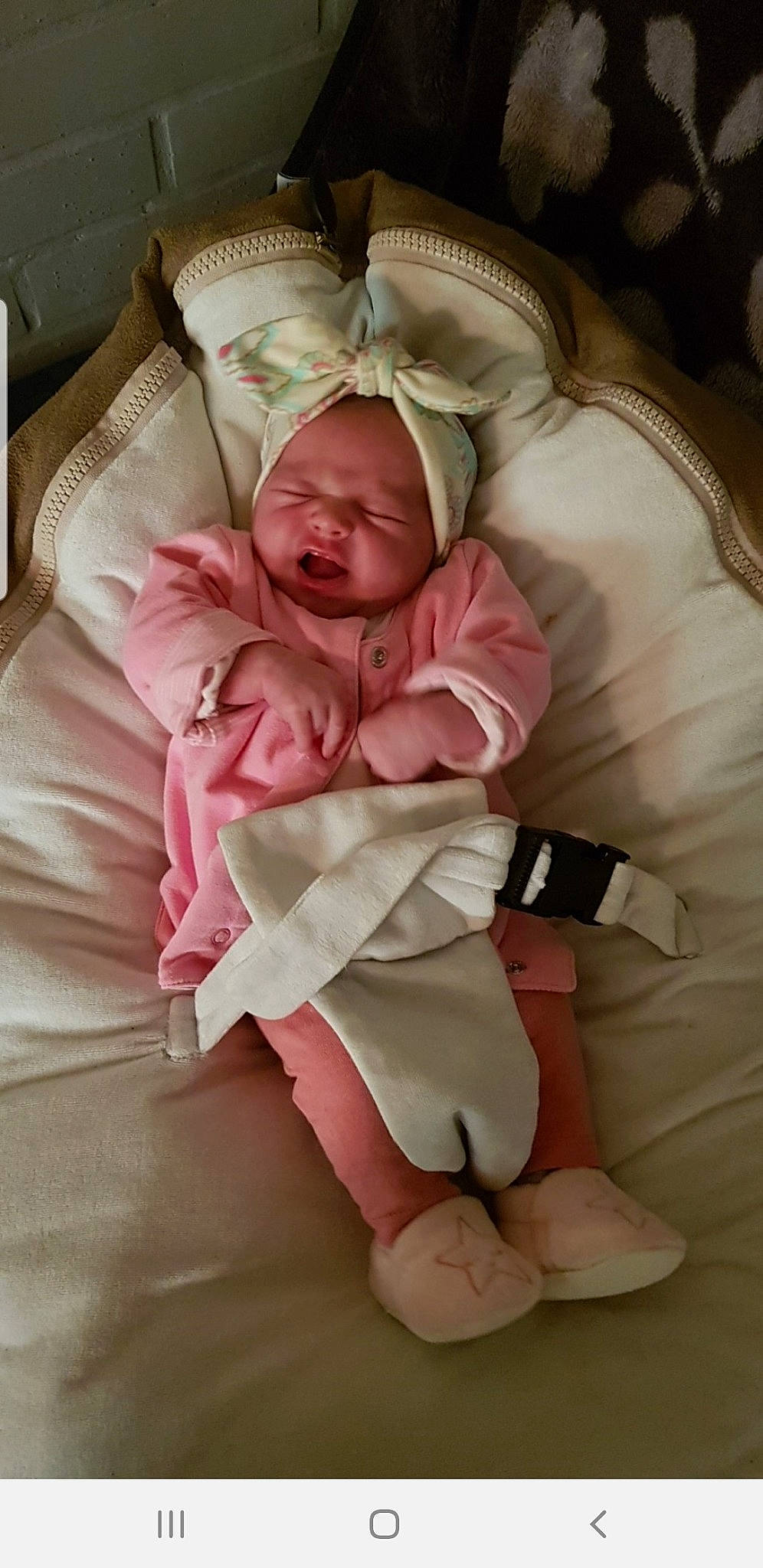 Marie-lou participe au concours pour gagner de l'argent avec cette photo : baby, baby_products, baby_sleeping, bedtime, birth, cheek, child, comfort, linens, person, pink, product, skin, sleep, toddler