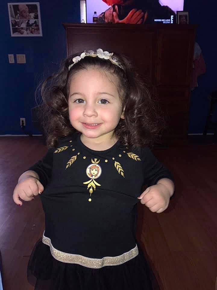 Carolina is registered to the contest to win money with this photo: child, costume, dress, head, joy, person, smile, toddler, uniform