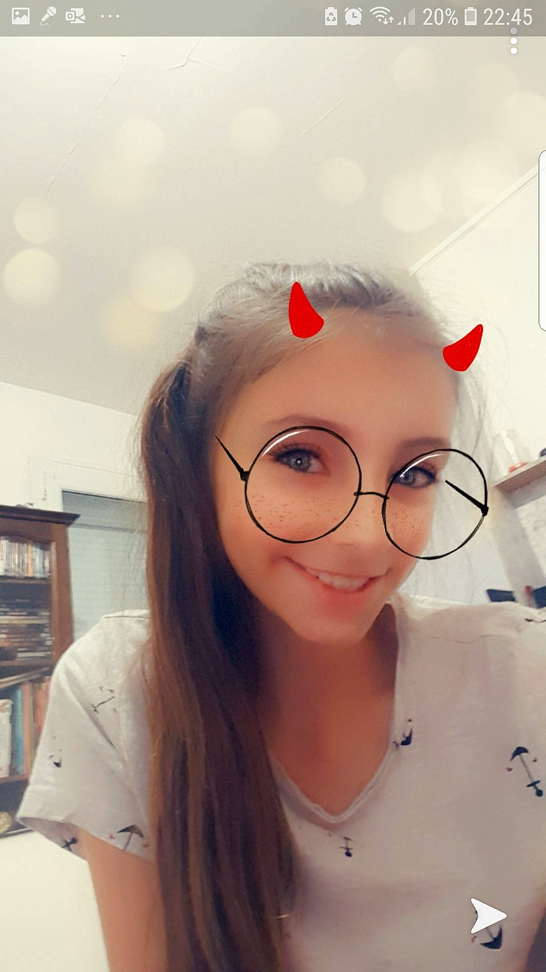 Maelys a rejoint le concours — aidez-le/la à gagner de superbes lots ! beauty, black_hair, cool, ear, eye, eyebrow, eyewear, face, forehead, glasses, hair, hairstyle, head, joy, lip, nose, person, red, selfie, skin