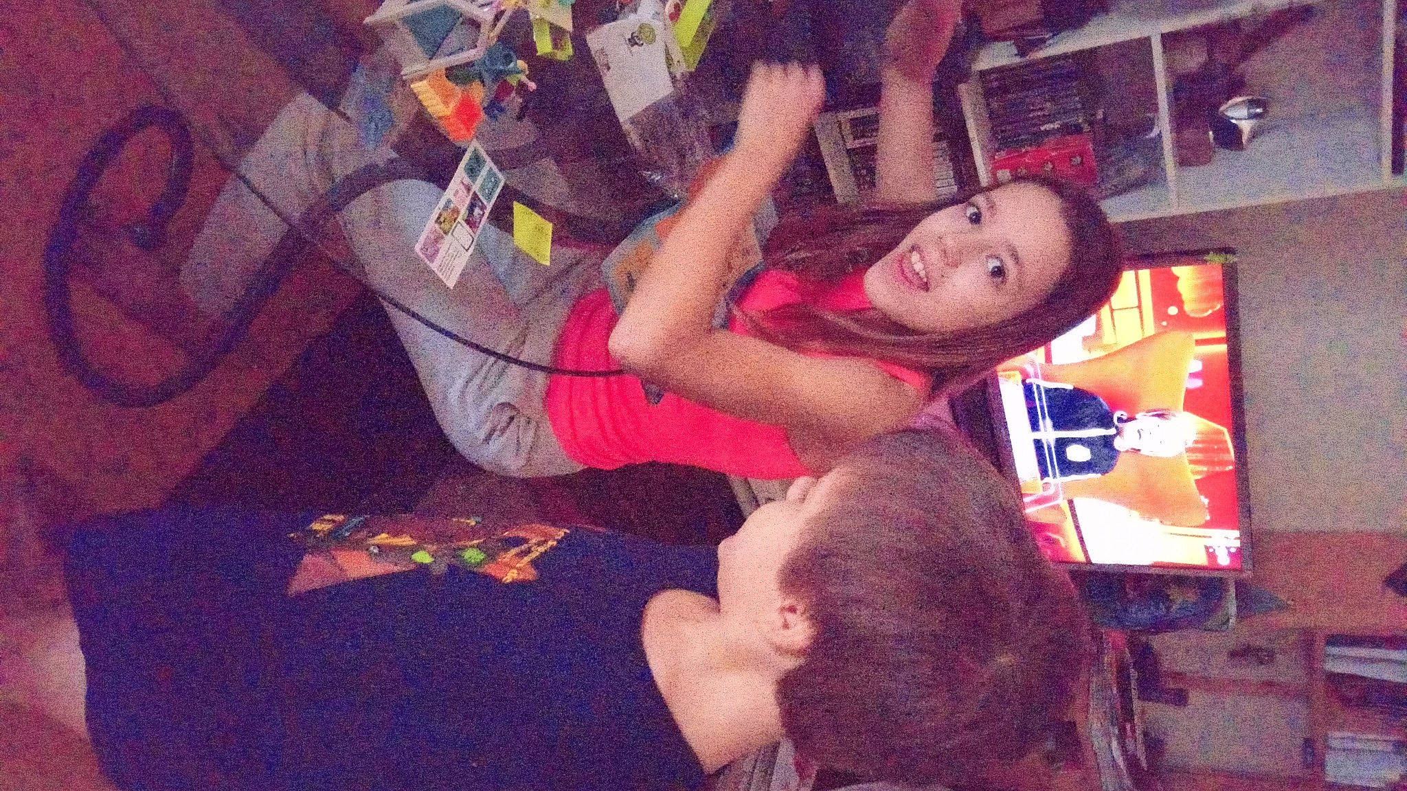 Julianna participe au concours pour gagner de l'argent avec cette photo : artist, black_hair, chest, cloud, cool, event, finger, flesh, fun, happy, human_leg, joy, leisure, magenta, mouth, music_venue, nail, person, room, t_shirt