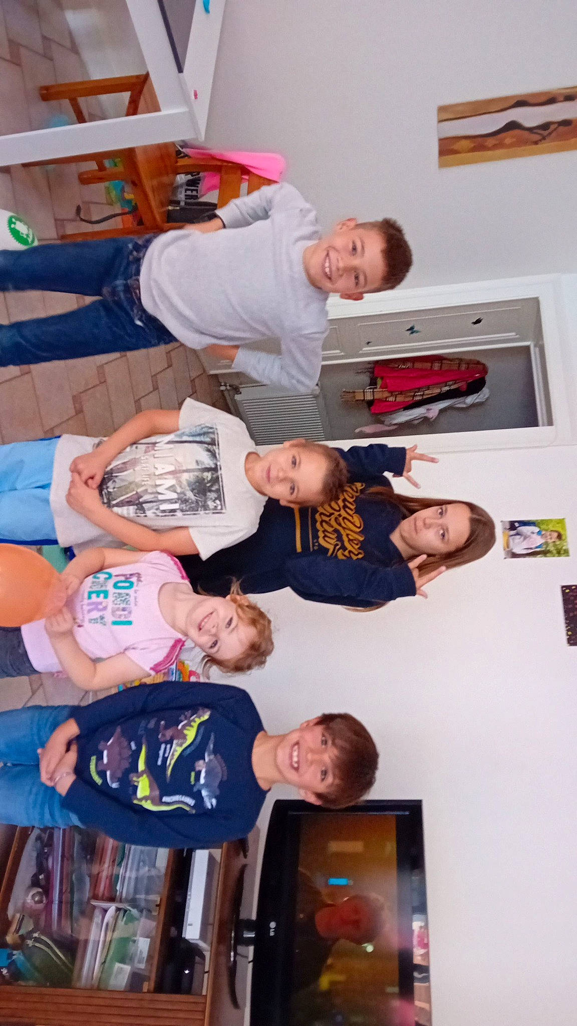 Olivia participe au concours pour gagner de l'argent avec cette photo : child, comfort, community, event, fun, happy, joy, person, product, room, shorts, smile, t_shirt, toddler