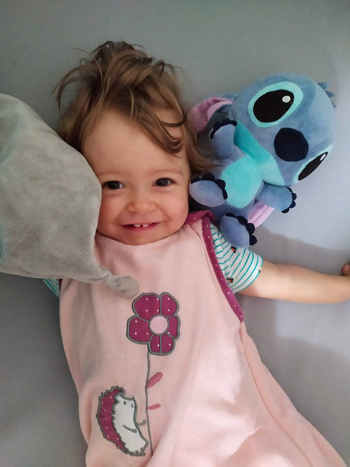 Emy a rejoint le concours — aidez-le/la à gagner de superbes lots ! baby, cheek, child, ear, head, joy, linens, person, pink, skin, stuffed_toy, textile, toddler, toy