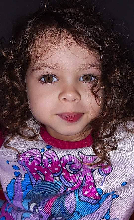 Maëlys a rejoint le concours — aidez-le/la à gagner de superbes lots ! beauty, cheek, child, chin, cool, eye, eyebrow, face, facial_expression, forehead, hair, hairstyle, head, iris, lip, nose, organ, person, skin, smile