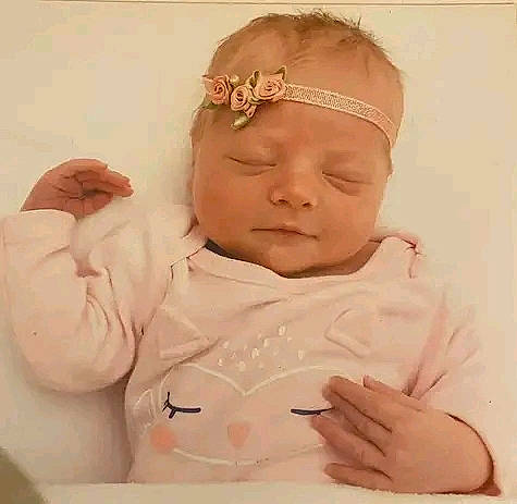 Emma participe au concours pour gagner de l'argent avec cette photo : baby, baby_sleeping, baby_toddler_clothing, cap, cheek, child, comfort, eye, eyebrow, gesture, headpiece, linens, lip, neck, nose, person, pink, sleeve, t_shirt, thumb