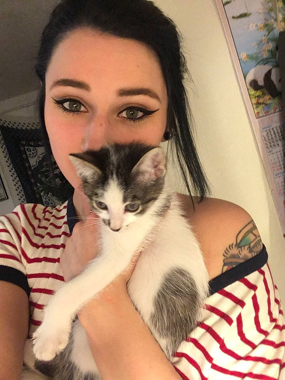 Claire is registered to the contest to win money with this photo: asian, beauty, carnivore, cat, cheek, domestic_short_haired_cat, ear, eye, eyebrow, eyelash, face, felidae, forehead, fur, lip, nose, person, selfie, skin, small_to_medium_sized_cats