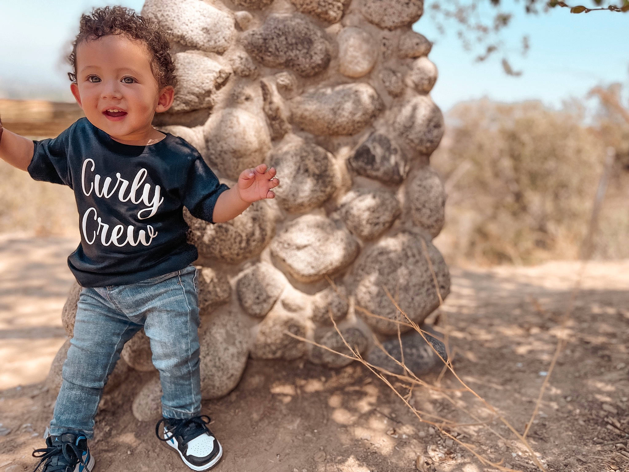 Maximiliano is registered to the contest to win money with this photo: child, flash_photography, fruit, fun, grass, happy, landscape, people_in_nature, person, plant, portrait_photography, rock, sitting, sky, smile, soil, t_shirt, toddler, tree, trunk