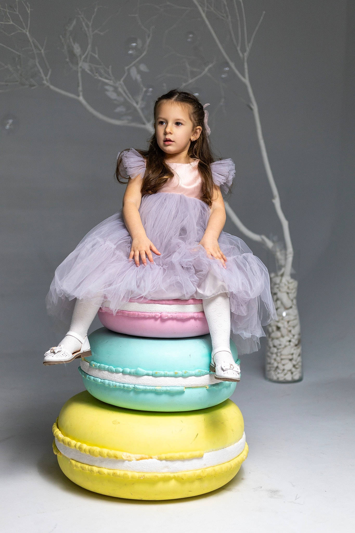 Zlata a rejoint le concours — aidez-le/la à gagner de superbes lots ! child, doll, fashion_design, flash_photography, formal_wear, fun, hair, happy, human_body, human_leg, person, play, purple, recreation, sitting, sleeve, sugar_cake, sweetness, toy, tree