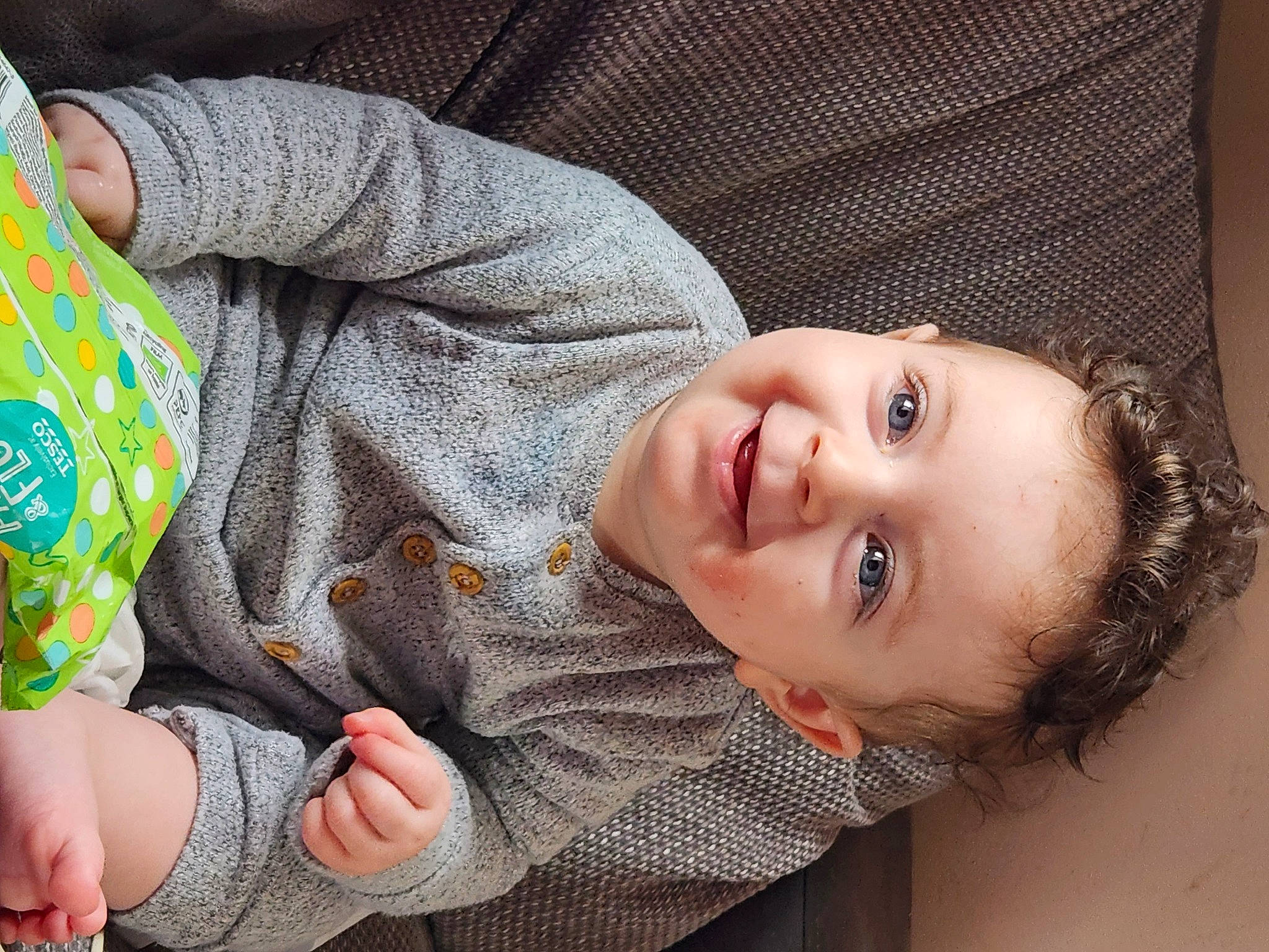 Kyran is registered to the contest to win money with this photo: arm, chin, comfort, eyelash, facial_expression, flash_photography, gesture, hairstyle, hand, happy, human_body, iris, joy, lip, mammal, mouth, neck, nose, person, skin