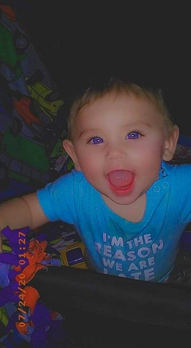 Love is registered to the contest to win money with this photo: arm, baby, cheek, child, chin, cool, eye, face, facial_expression, forehead, fun, head, iris, lip, mouth, nose, organ, person, skin, smile