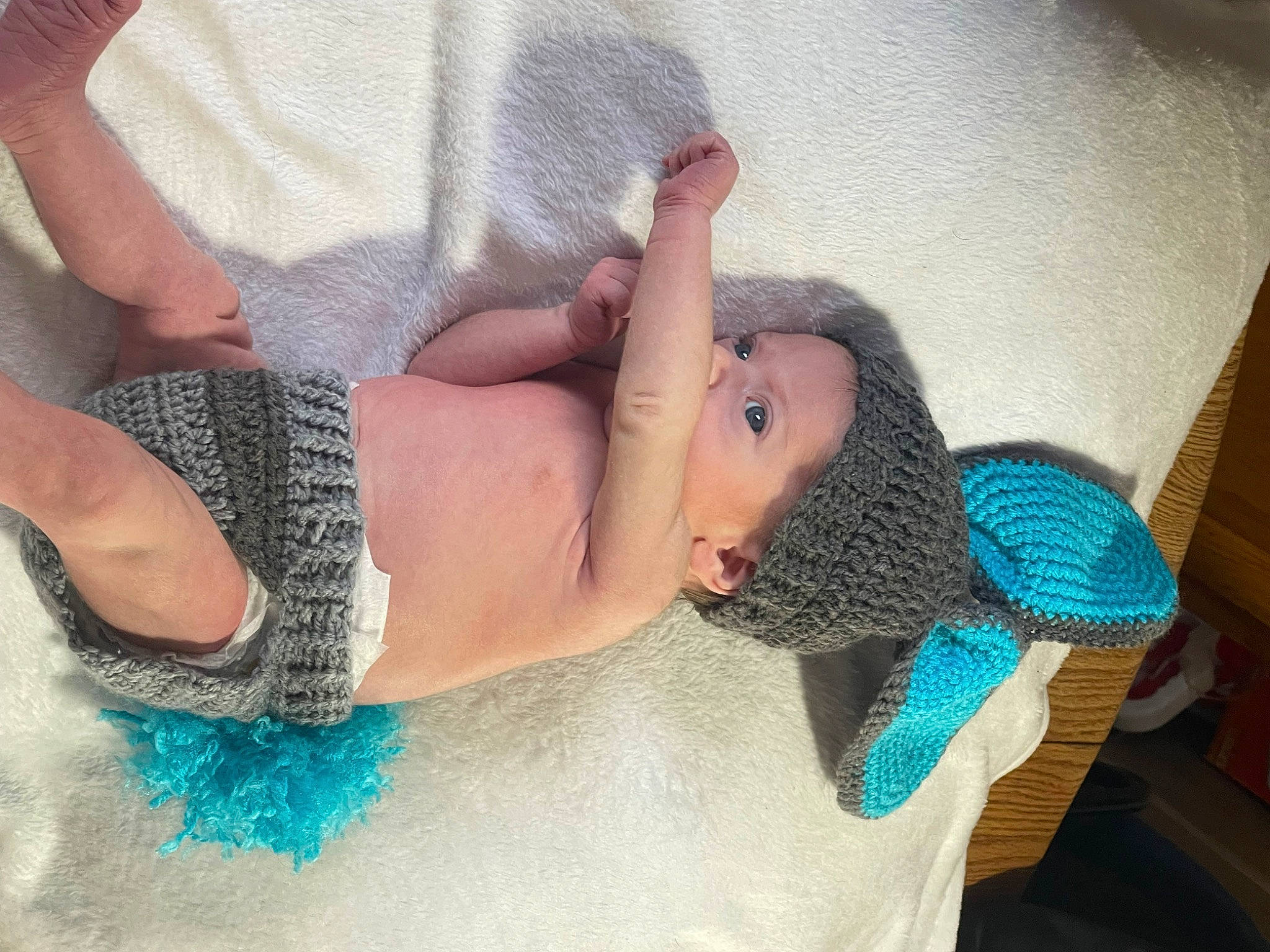 Hunter is registered to the contest to win money with this photo: abdomen, chest, elbow, electric_blue, eye, finger, fun, happy, human_leg, joint, knee, leg, leisure, nail, person, skin, textile, thigh, trunk, waist