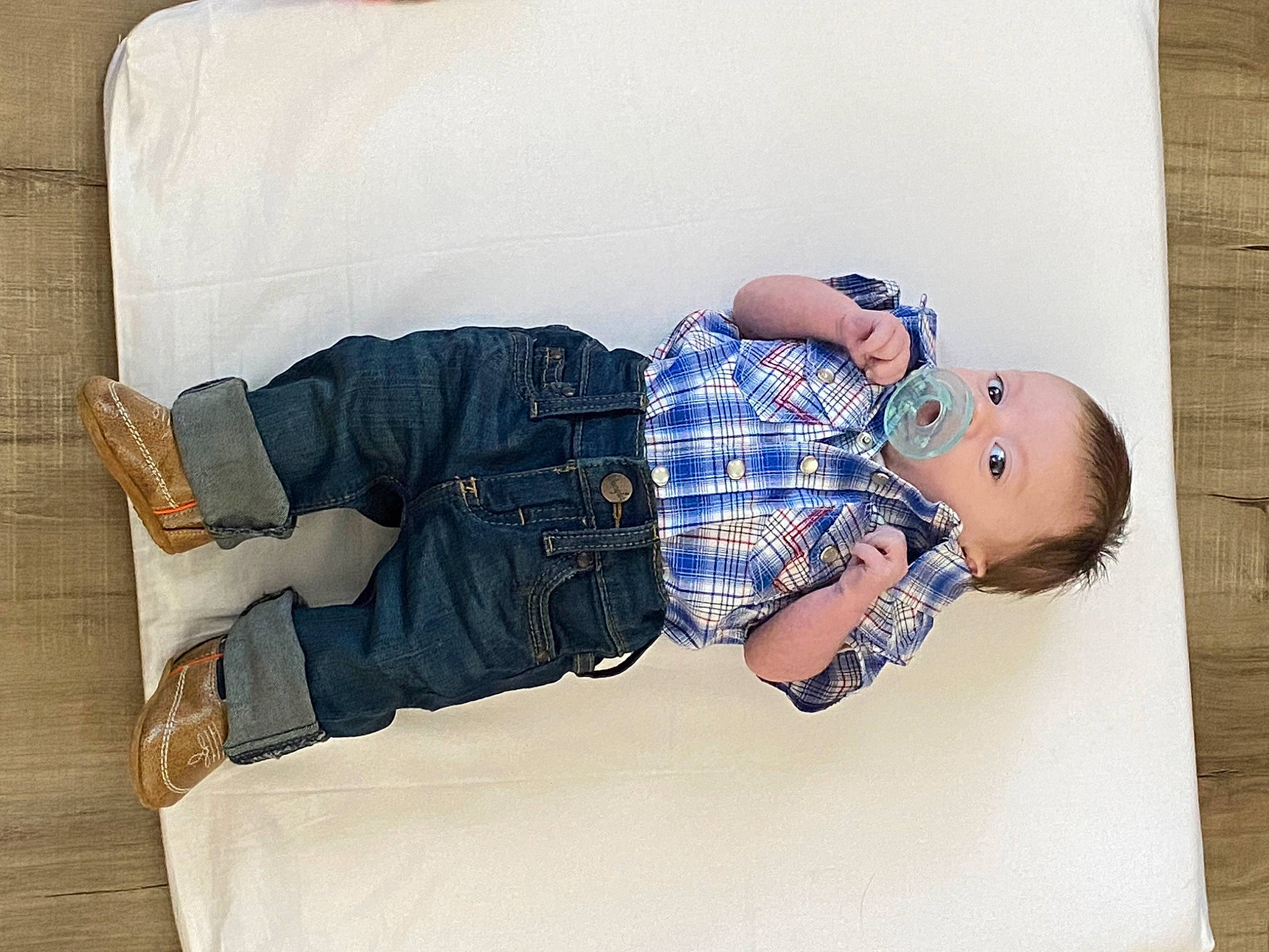 Hunter joined the competition — help win amazing prizes! abdomen, comfort, denim, elbow, electric_blue, human_body, human_leg, jeans, knee, pattern, person, plaid, shoulder, sitting, sleeve, t_shirt, textile, thigh, trunk, waist