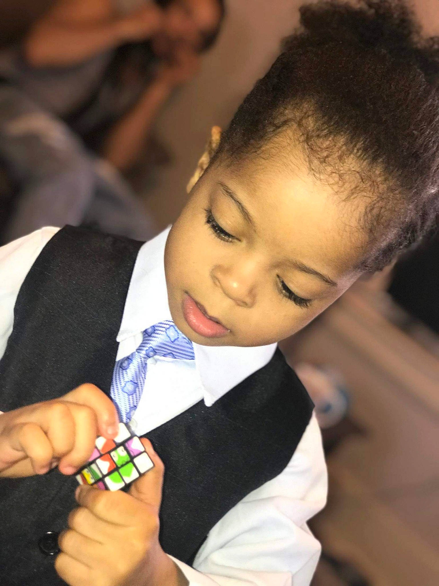 Kyngston is registered to the contest to win money with this photo: black_hair, child, forehead, lip, nose, person, smile