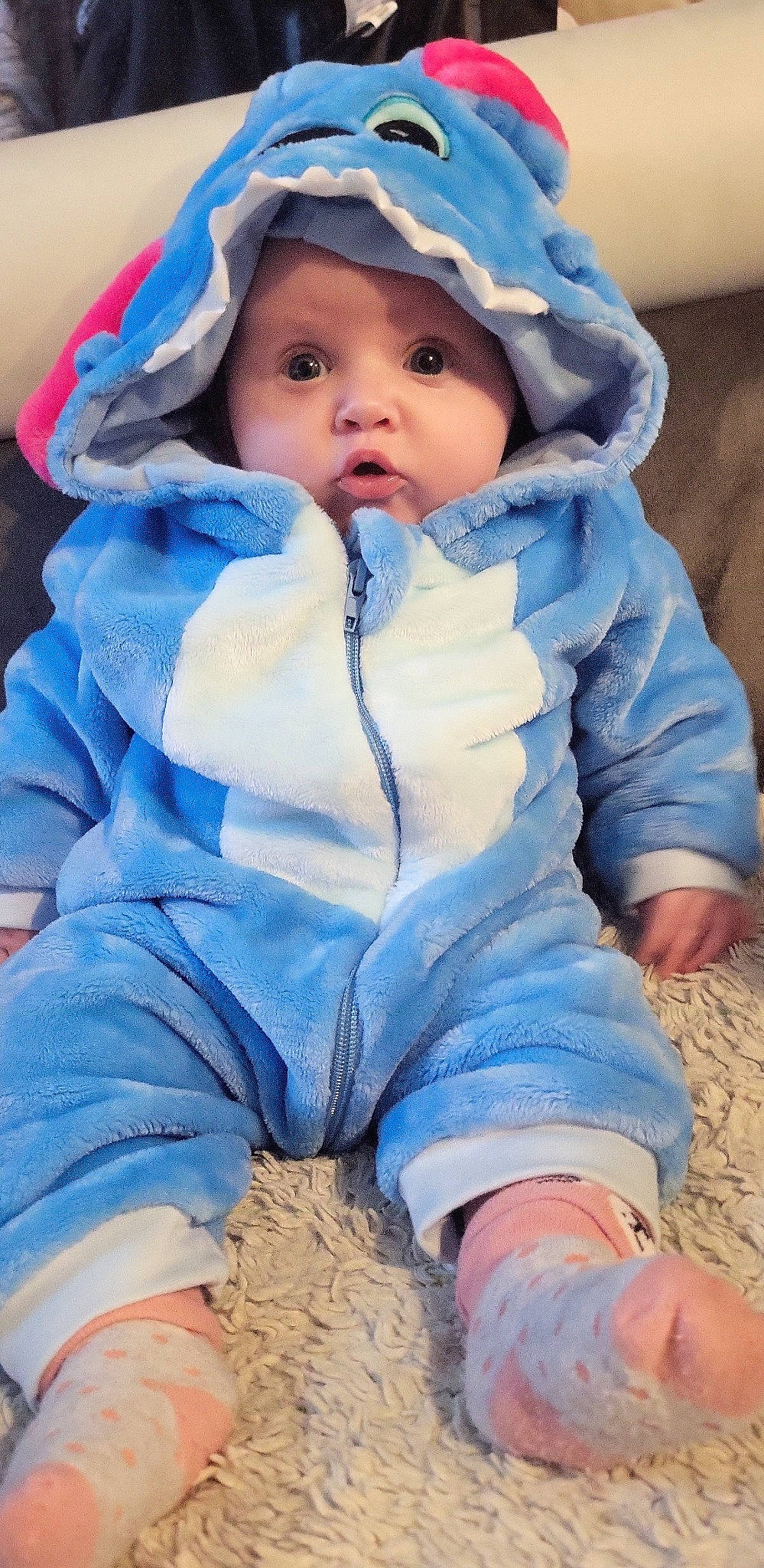 Camille participe au concours pour gagner de l'argent avec cette photo : azure, baby, baby_toddler_clothing, blue, cheek, child, denim, electric_blue, eye, fun, happy, headwear, outerwear, people, person, photograph, plant, skin, sleeve, surprise