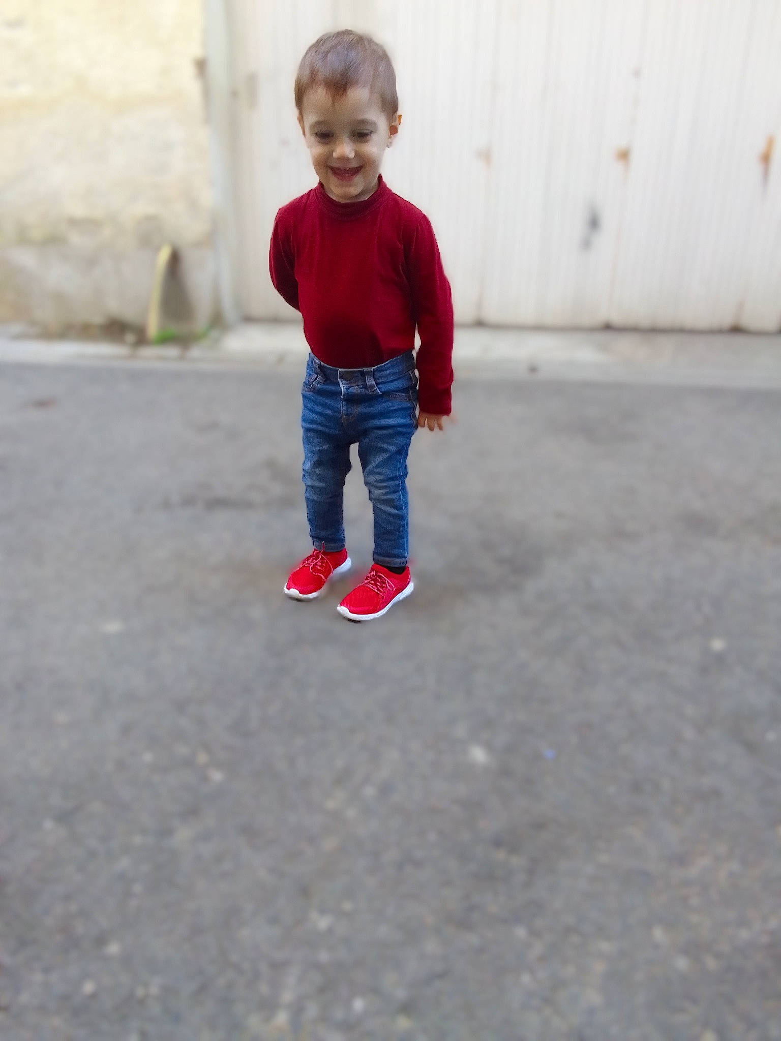 Octavio a rejoint le concours — aidez-le/la à gagner de superbes lots ! asphalt, baby, baby_toddler_clothing, child, concrete, denim, eye, floor, flooring, grass, happy, jeans, joy, landscape, leisure, person, recreation, road_surface, sleeve, smile