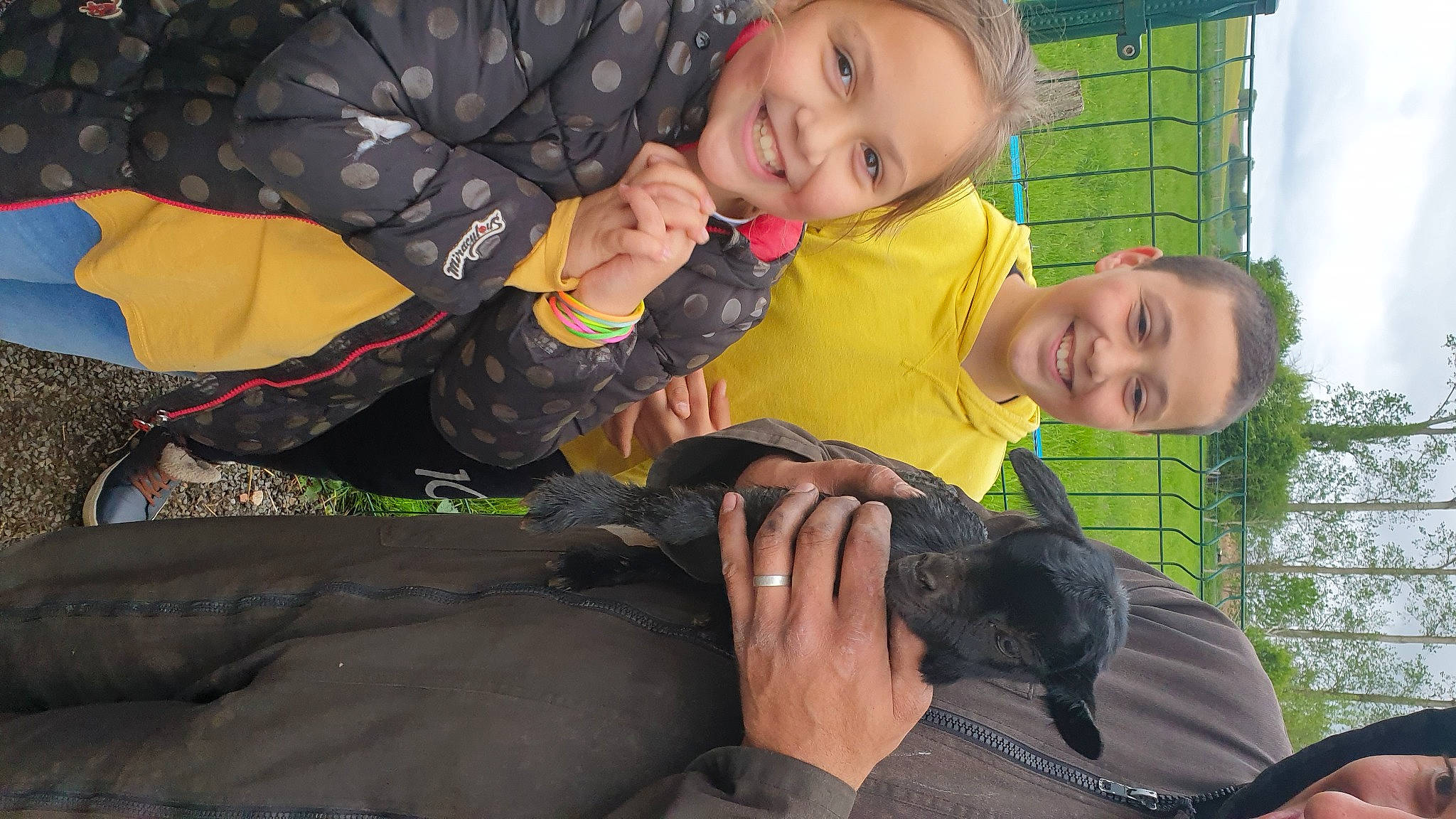 Elana participe au concours pour gagner de l'argent avec cette photo : baby_toddler_clothing, child, eye, face, fun, grass, green, happy, head, joy, laugh, leisure, people_in_nature, person, photograph, play, sitting, skin, smile, thumb