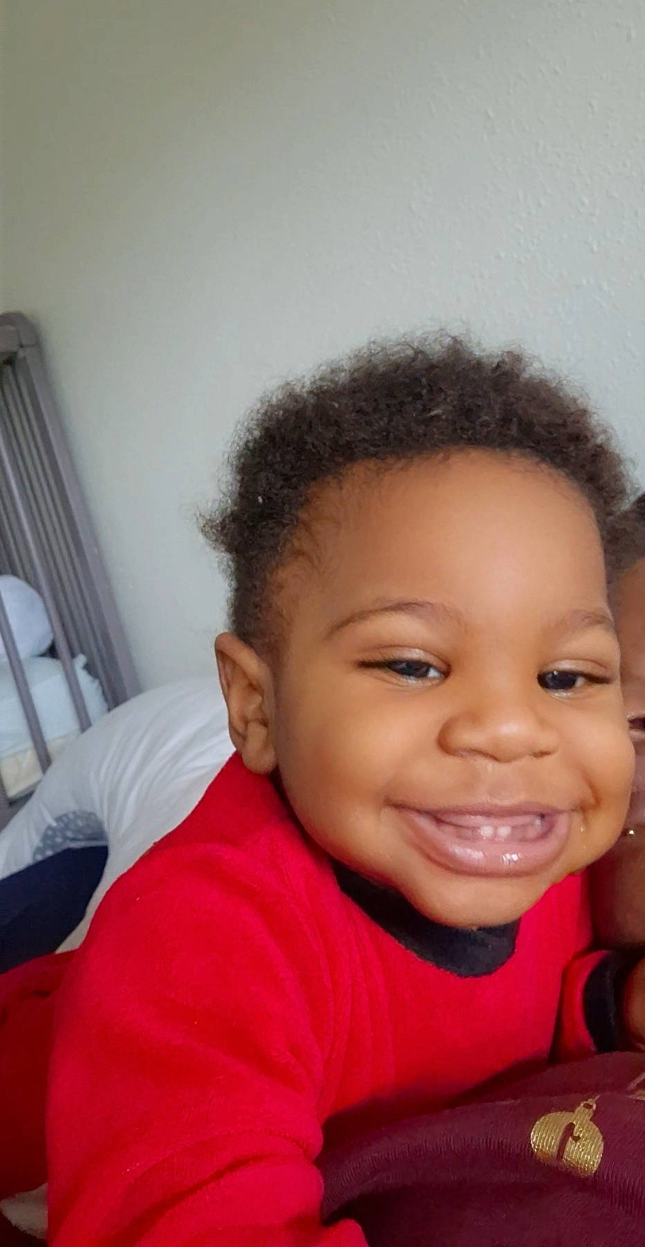 Kimaël a rejoint le concours — aidez-le/la à gagner de superbes lots ! black_hair, cheek, child, ear, eye, eyebrow, eyelash, face, flash_photography, forehead, fun, happy, head, iris, joy, lip, mouth, nose, person, skin