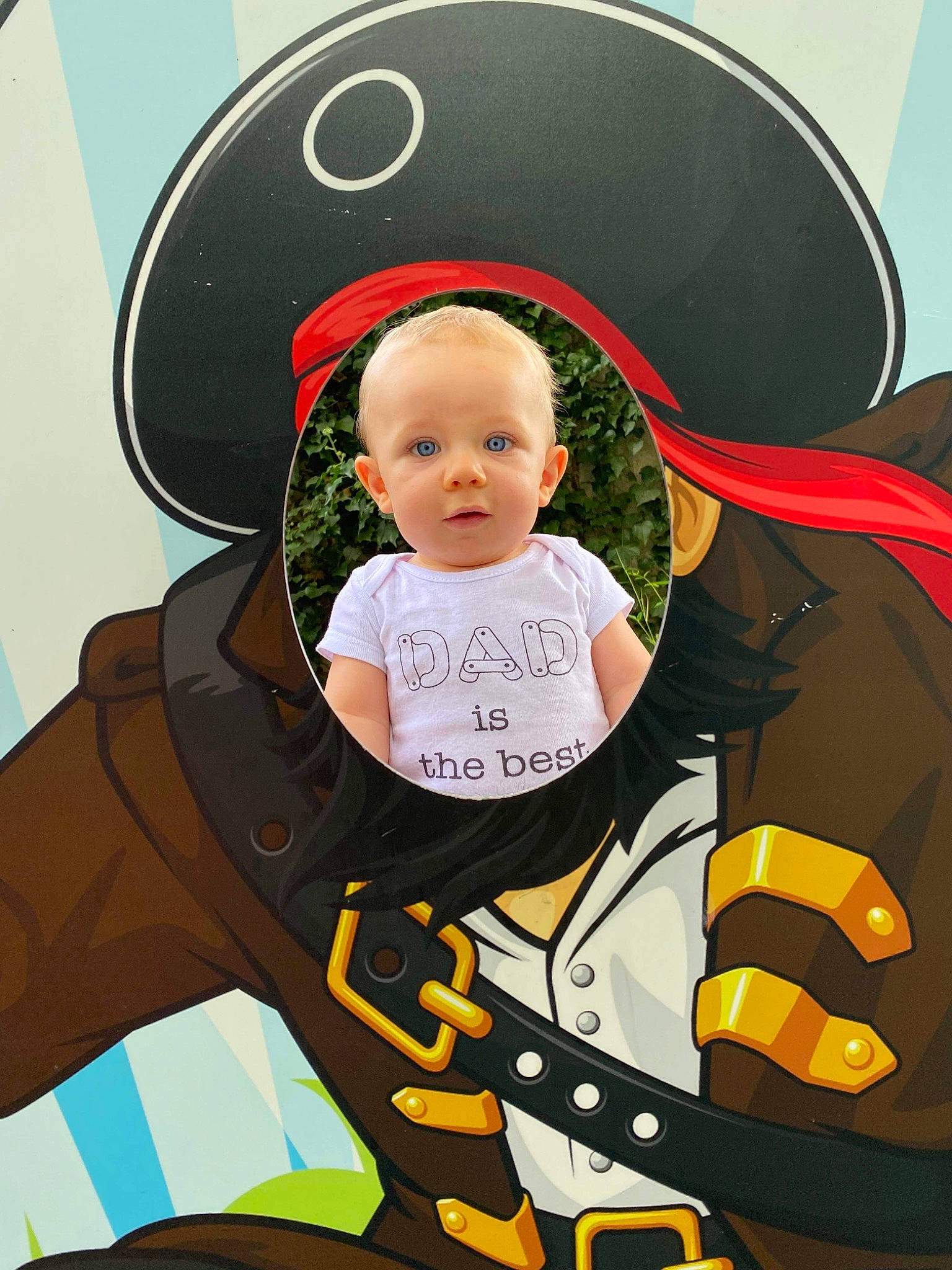 Aaron participe au concours pour gagner de l'argent avec cette photo : art, baby, baby_carriage, baby_products, baby_safety, baby_toddler_clothing, baby_toys, chair, child, circle, comfort, fun, illustration, pattern, person, play, product, sitting, t_shirt, toddler