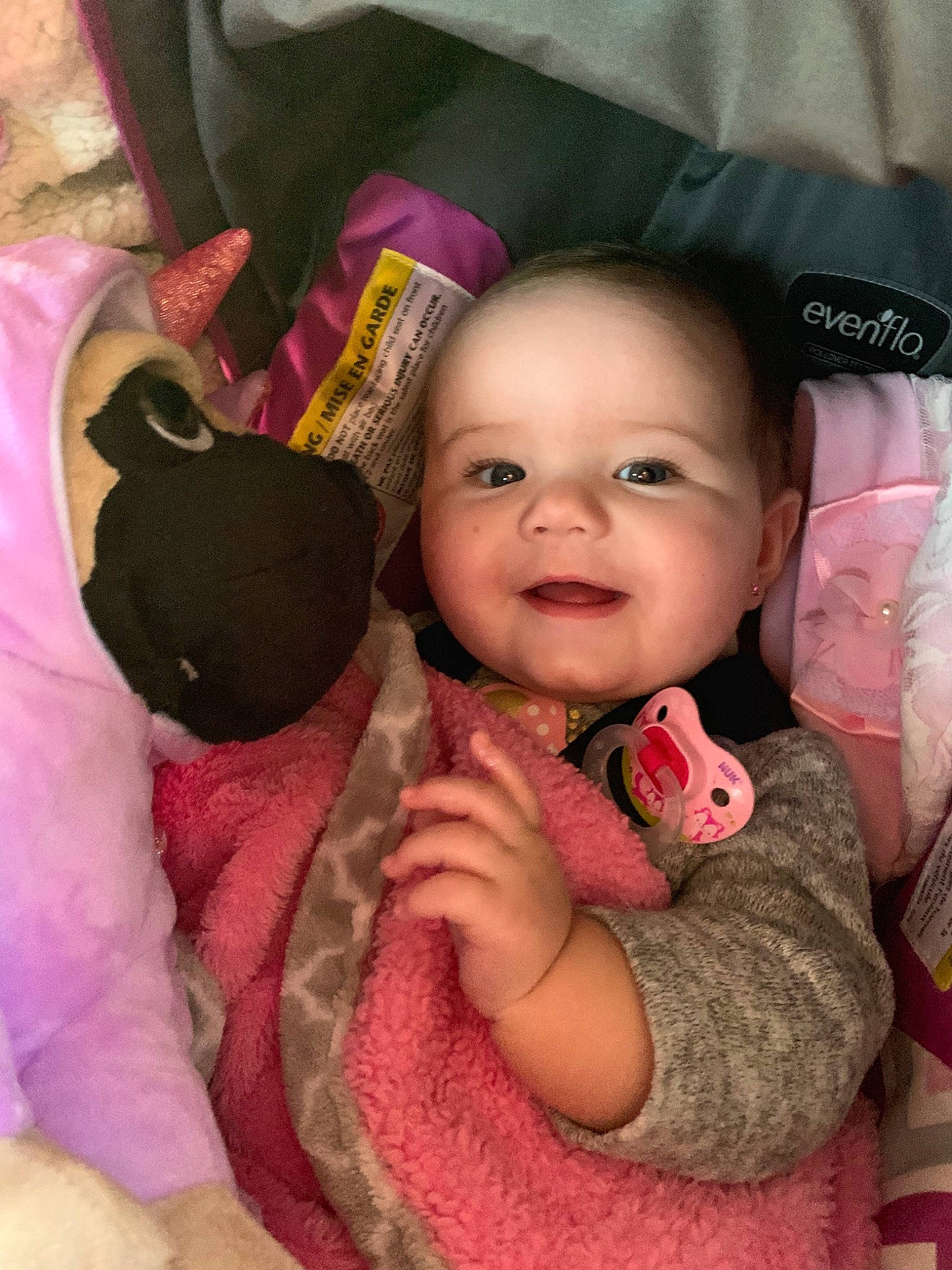 Zoei is registered to the contest to win money with this photo: baby, baby_products, cheek, child, eye, face, head, iris, lip, mouth, nose, person, pink, skin, smile, toddler