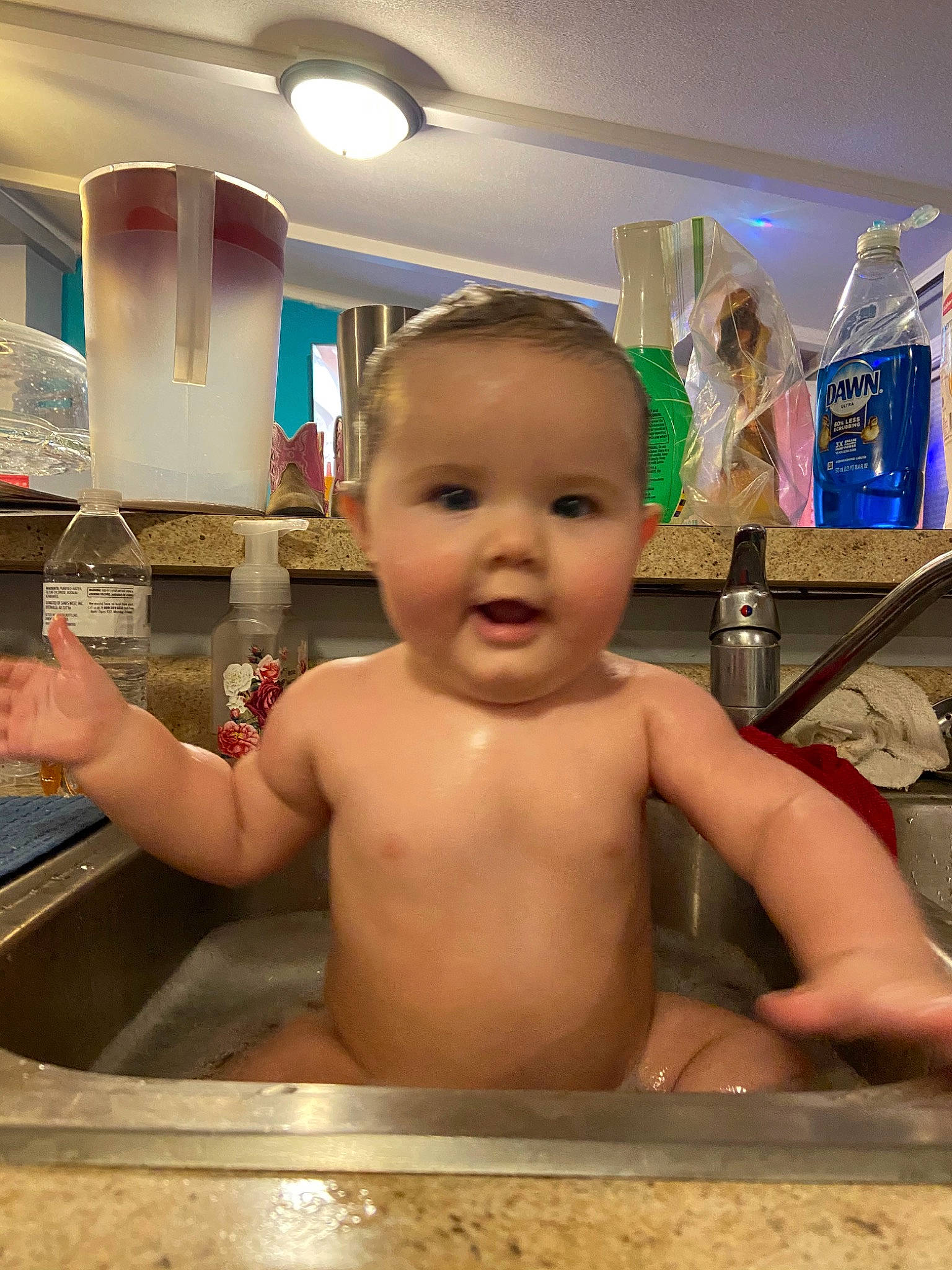 Zoei is registered to the contest to win money with this photo: baby, bathing, child, fun, person, toddler