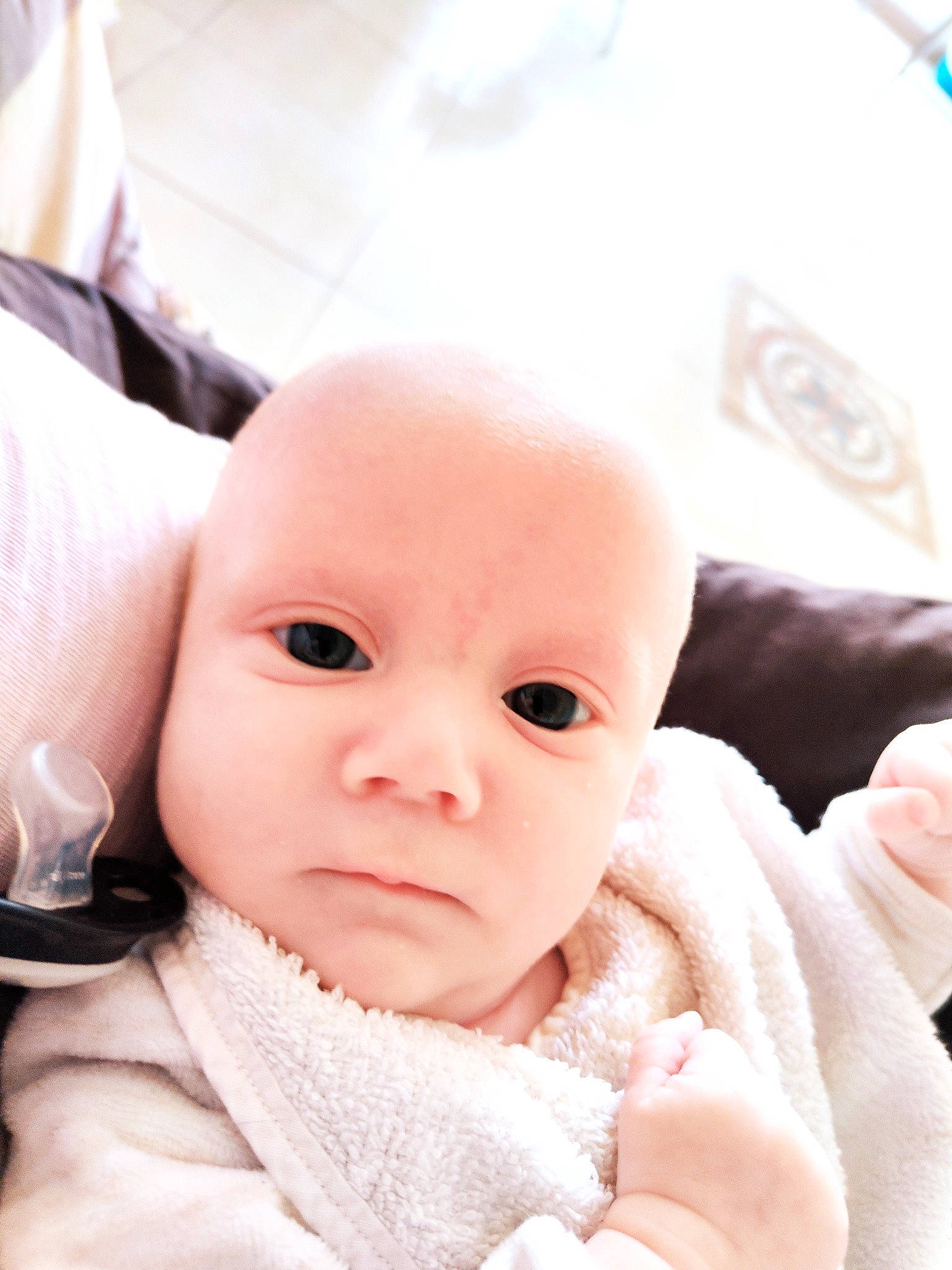 Chiara participe au concours pour gagner de l'argent avec cette photo : baby, baby_products, baby_safety, baby_toddler_clothing, cheek, child, comfort, eyebrow, eyelash, gesture, happy, iris, linens, person, portrait_photography, sitting, skin, sleeve, thumb, toddler