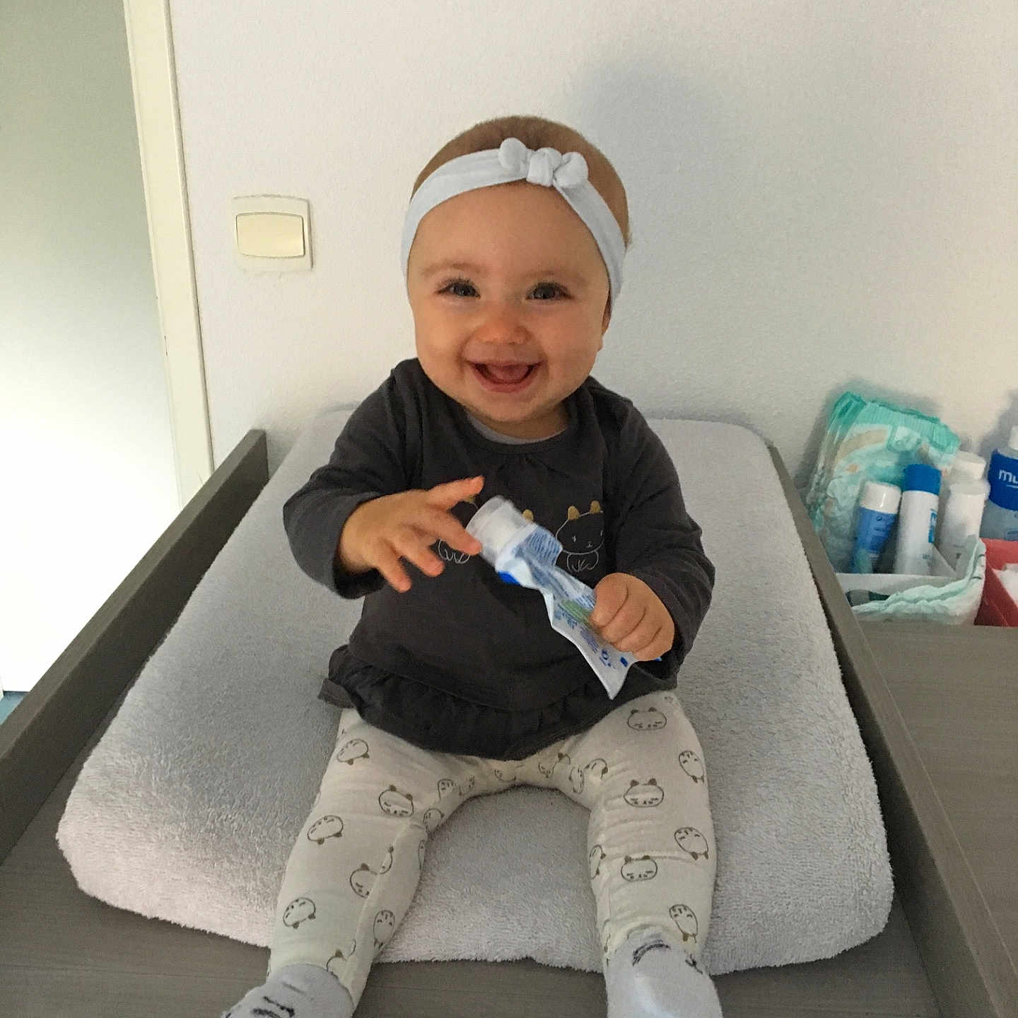 Rachel participe au concours pour gagner de l'argent avec cette photo : furniture, product