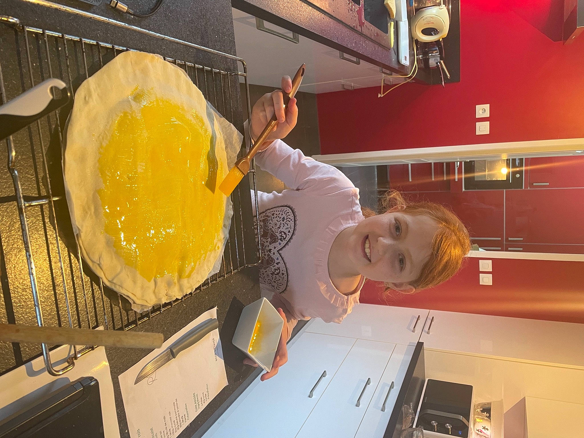 Victoire participe au concours pour gagner de l'argent avec cette photo : cooking, cookware_and_bakeware, cuisine, dish, engineering, food, frying_pan, fun, home_appliance, ingredient, joy, kitchen, kitchen_appliance, kitchen_utensil, major_appliance, person, recipe, room, smile, space