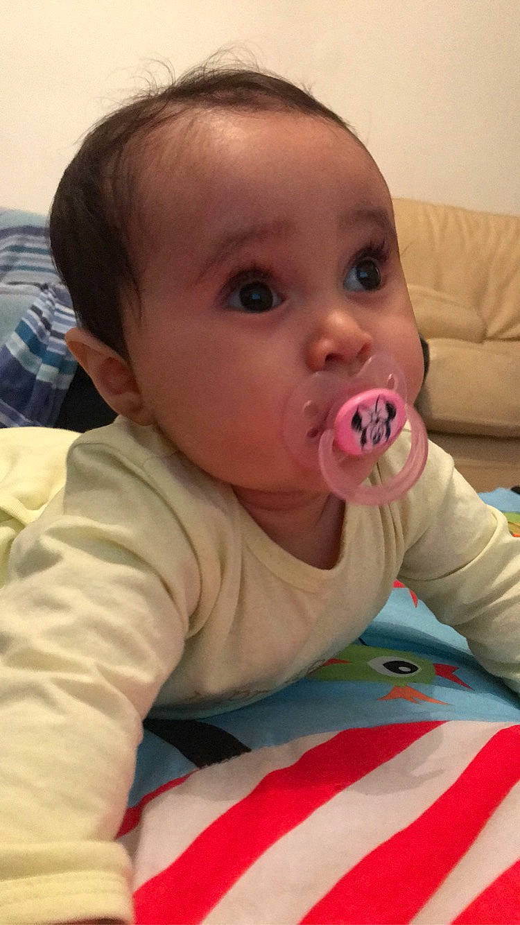 Inayah a rejoint le concours — aidez-le/la à gagner de superbes lots ! baby, cheek, child, eye, face, head, lip, mouth, nose, person, skin, surprise, toddler