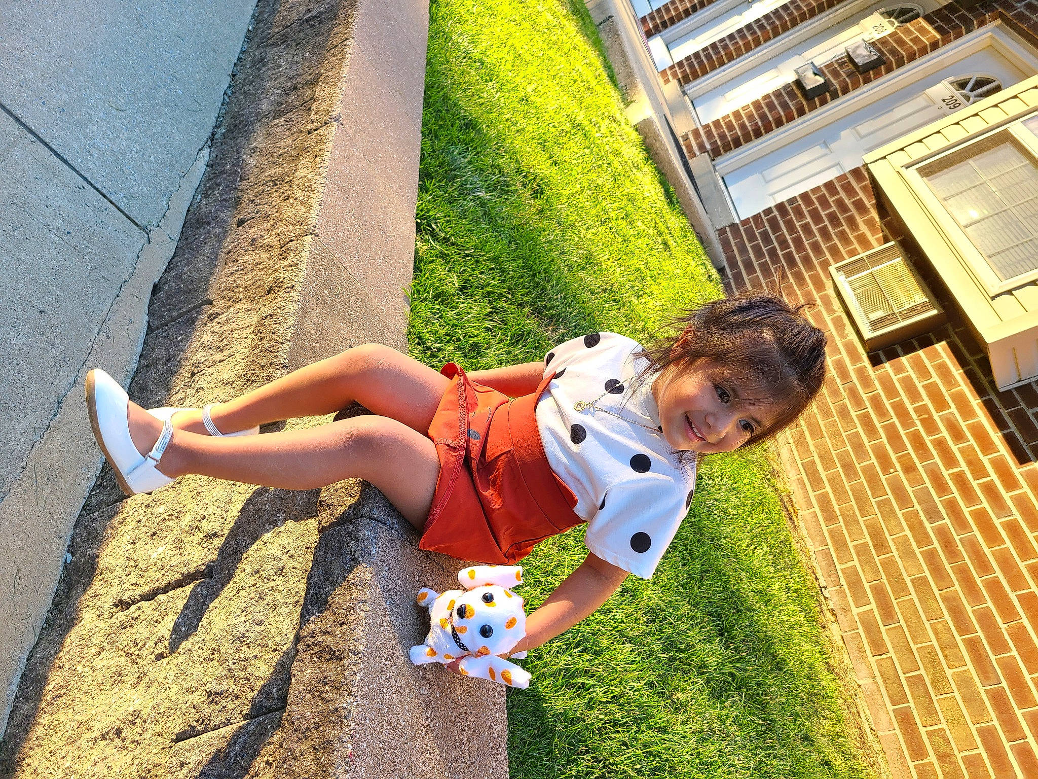 Alisson is registered to the contest to win money with this photo: beauty, child, electric_blue, flooring, fun, grass, happy, house, human_leg, joy, leaf, leisure, people, people_in_nature, person, plant, summer, thigh, toddler, tree