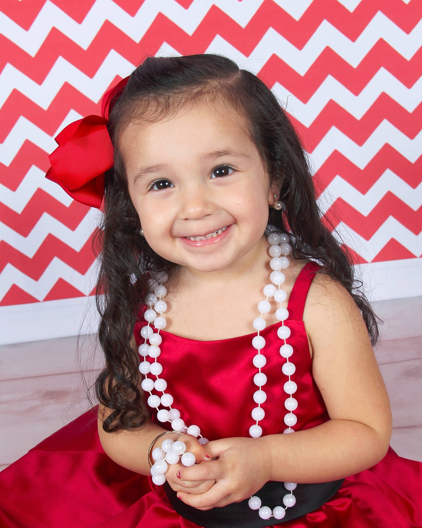 Iliana is registered to the contest to win money with this photo: child, child_model, happy, joy, pattern, person, polka_dot, smile, toddler