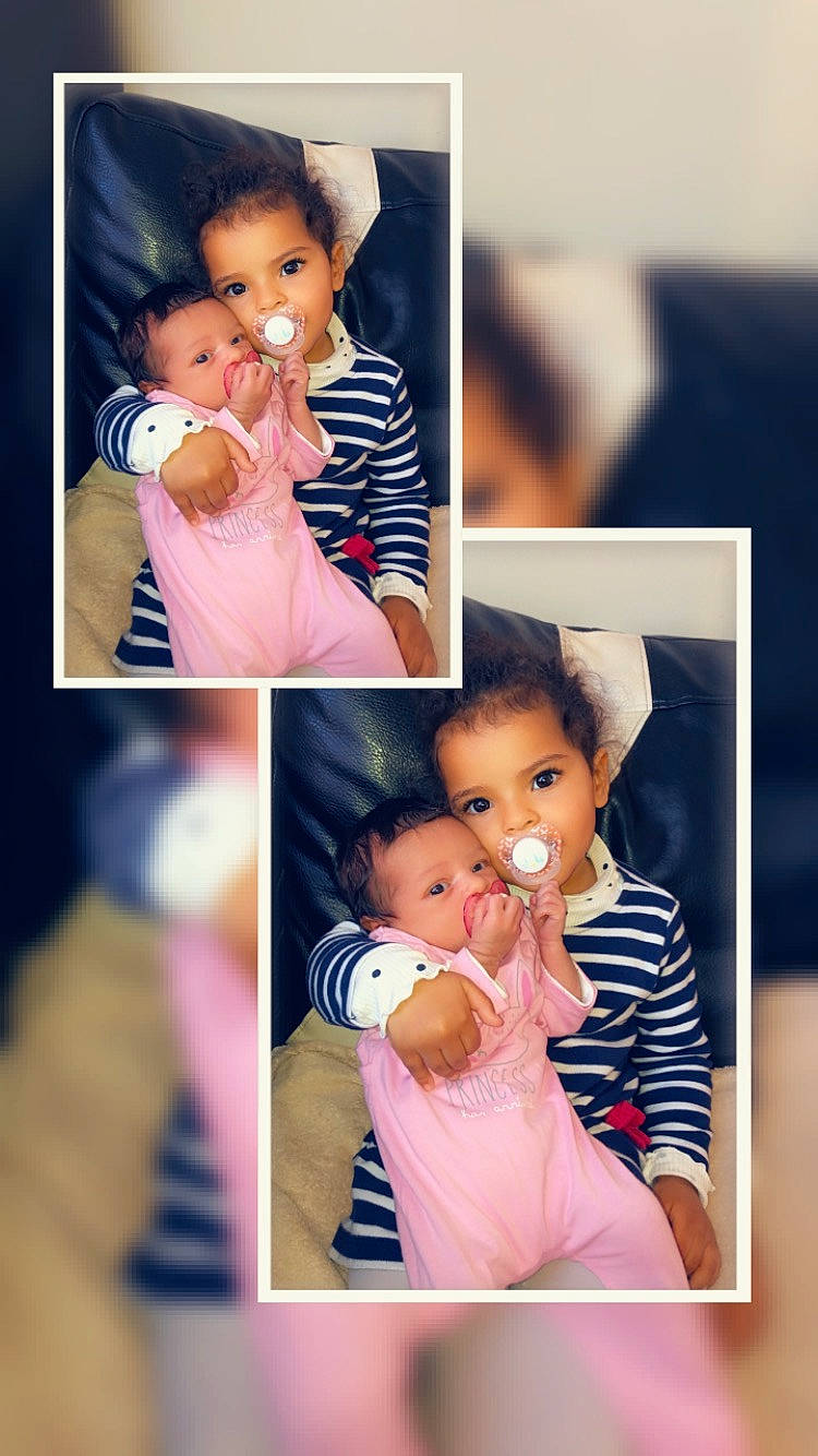 Kaylis participe au concours pour gagner de l'argent avec cette photo : arm, baby, baby_toddler_clothing, cheek, child, face, facial_expression, finger, flash_photography, gesture, hand, happy, head, person, photograph, pink, product, skin, sleeve, toddler