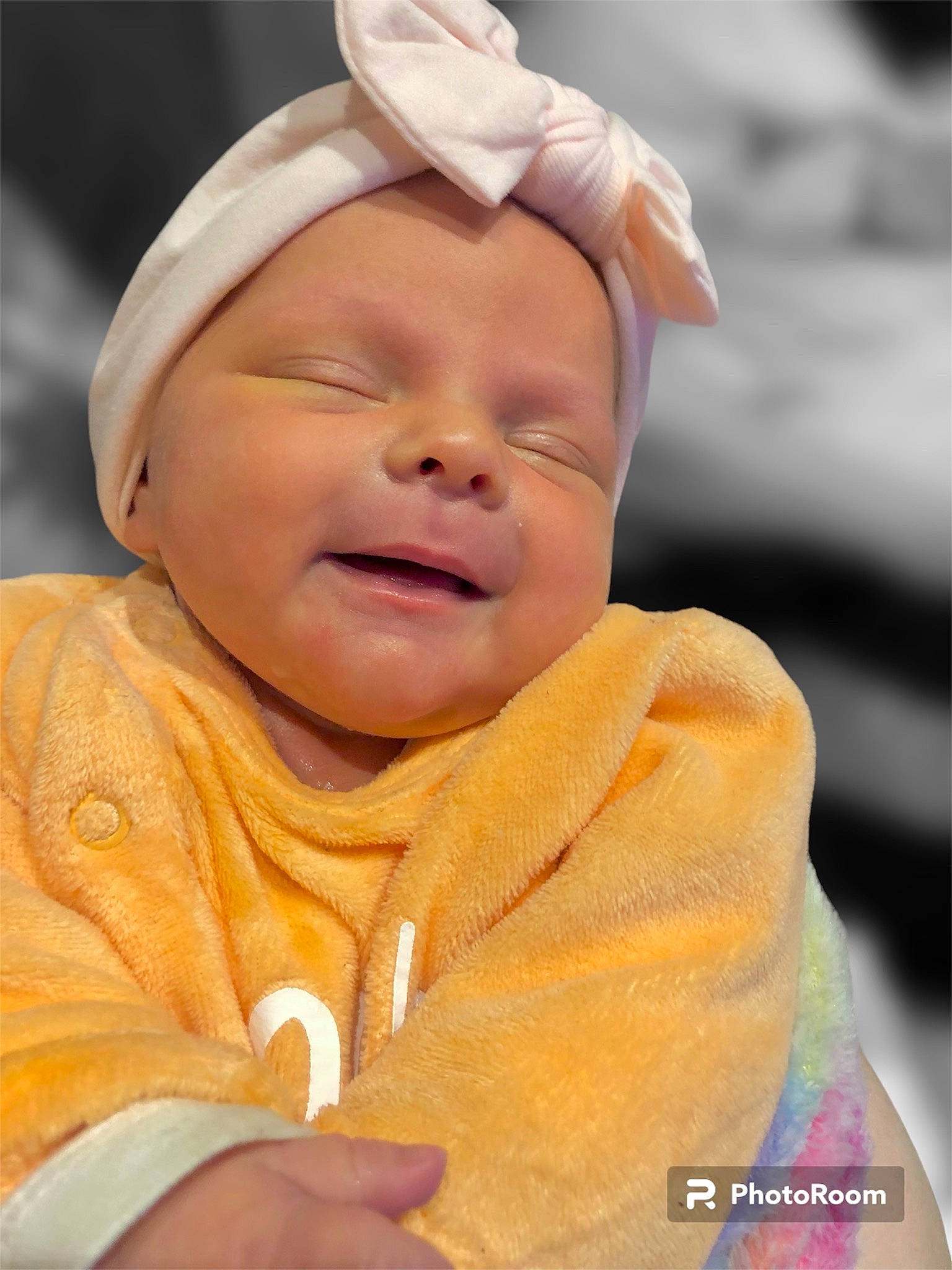 Meïvy a rejoint le concours — aidez-le/la à gagner de superbes lots ! baby, baby_toddler_clothing, cheek, child, chin, event, face, fun, gesture, happy, hat, headgear, laugh, mouth, nose, person, skin, smile, toddler, tradition