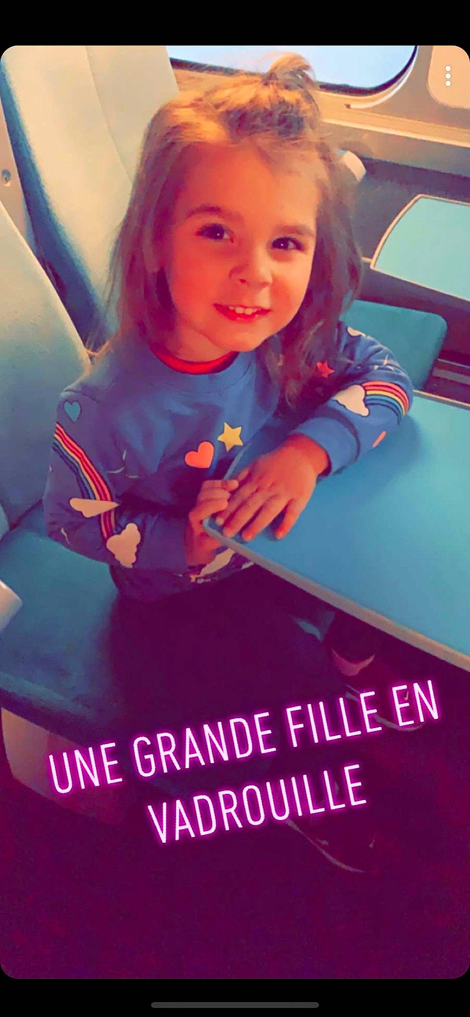 Marion participe au concours pour gagner de l'argent avec cette photo : child, fun, joy, magenta, person, photo_caption, photography, play, smile, toddler