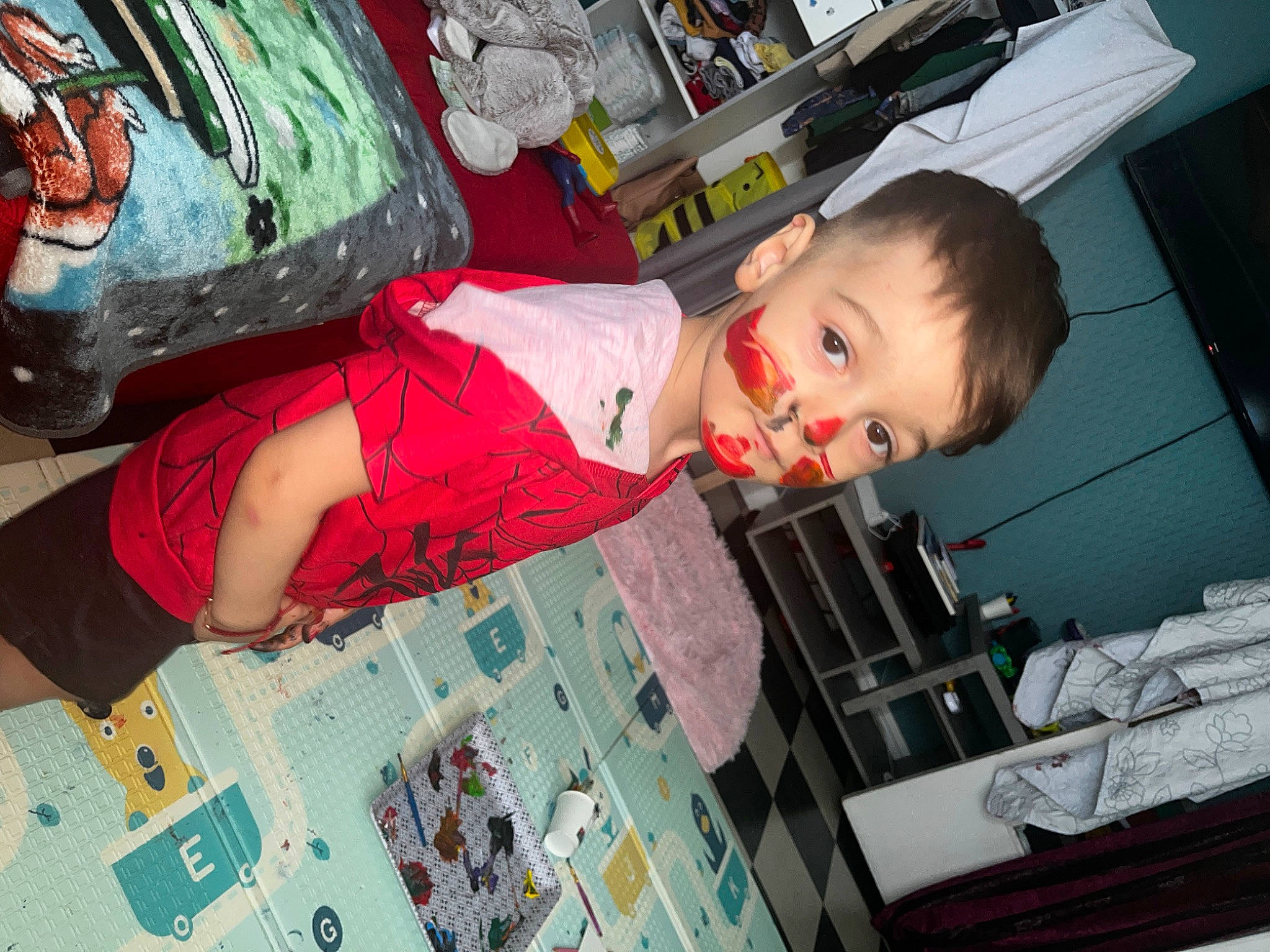 Amyr participe au concours pour gagner de l'argent avec cette photo : automotive_lighting, baby, baby_products, carmine, child, fun, hat, machine, motor_vehicle, pattern, person, personal_protective_equipment, plastic, room, toddler, toy, trunk, vehicle_door