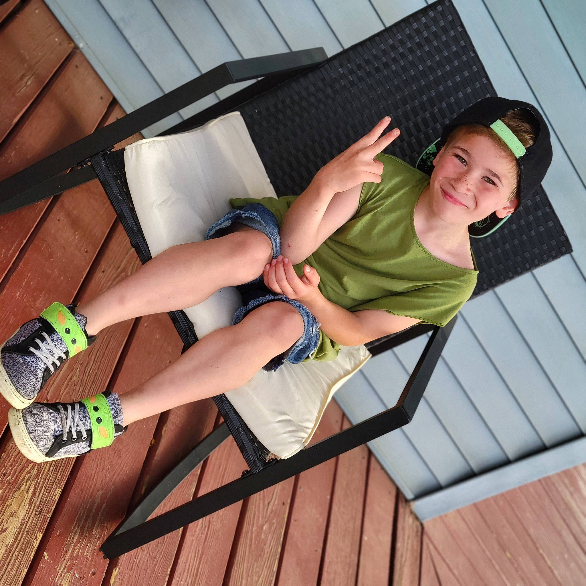 Robbie is registered to the contest to win money with this photo: calf, comfort, fashion, finger, flash_photography, foot, hardwood, headwear, human_leg, joint, joy, knee, leg, leisure, person, shorts, shoulder, sock, sportswear, street_fashion