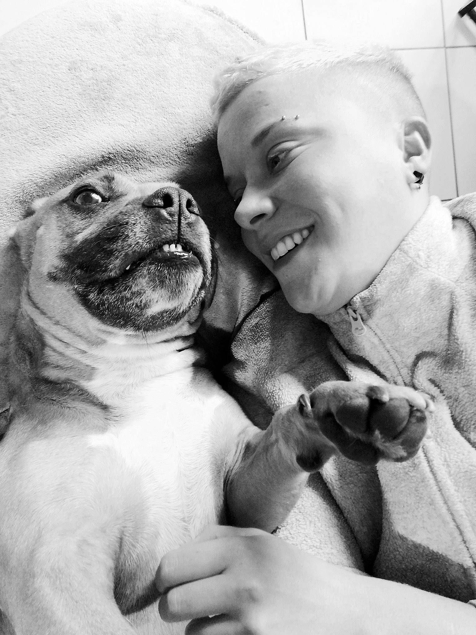 Leyko a rejoint le concours — aidez-le/la à gagner de superbes lots ! black_and_white, carnivore, comfort, companion_dog, dog, dog_breed, fawn, finger, gesture, hand, happy, interaction, mammal, monochrome_photography, nose, people, skin, smile, snout, style