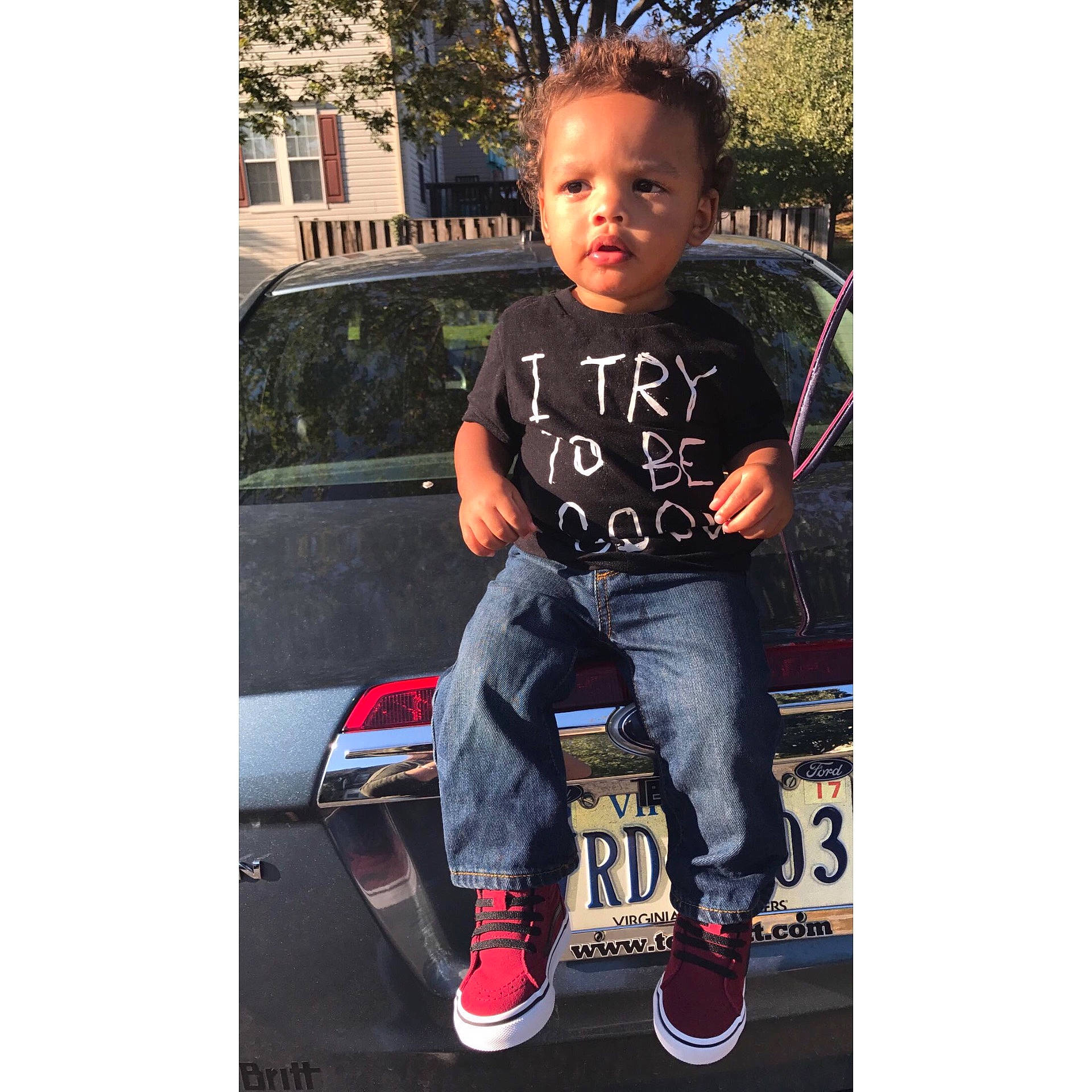 Orlando is registered to the contest to win money with this photo: boy, cap, child, cool, denim, footwear, jeans, outerwear, pattern, person, product, shoe, shoulder, sleeve, t_shirt, textile, toddler, trousers