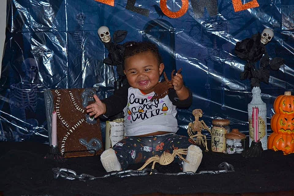 Alicia is registered to the contest to win money with this photo: art, child, entertainment, event, flash_photography, fun, happy, joy, music, person, sitting, smile, space, t_shirt, toddler, travel, vacation, visual_arts, world