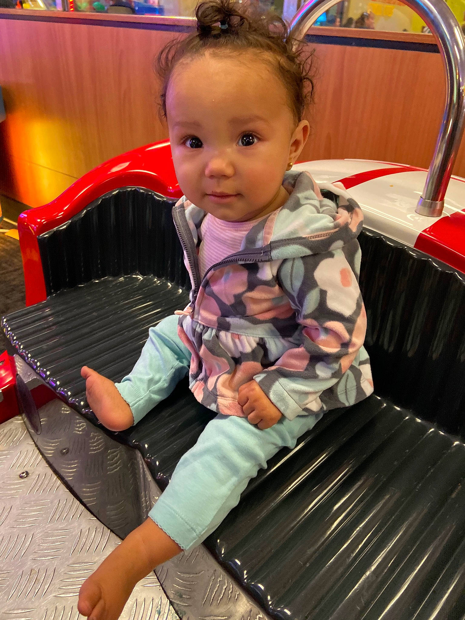 Milliana is registered to the contest to win money with this photo: child, person, play, sitting, skin, toddler