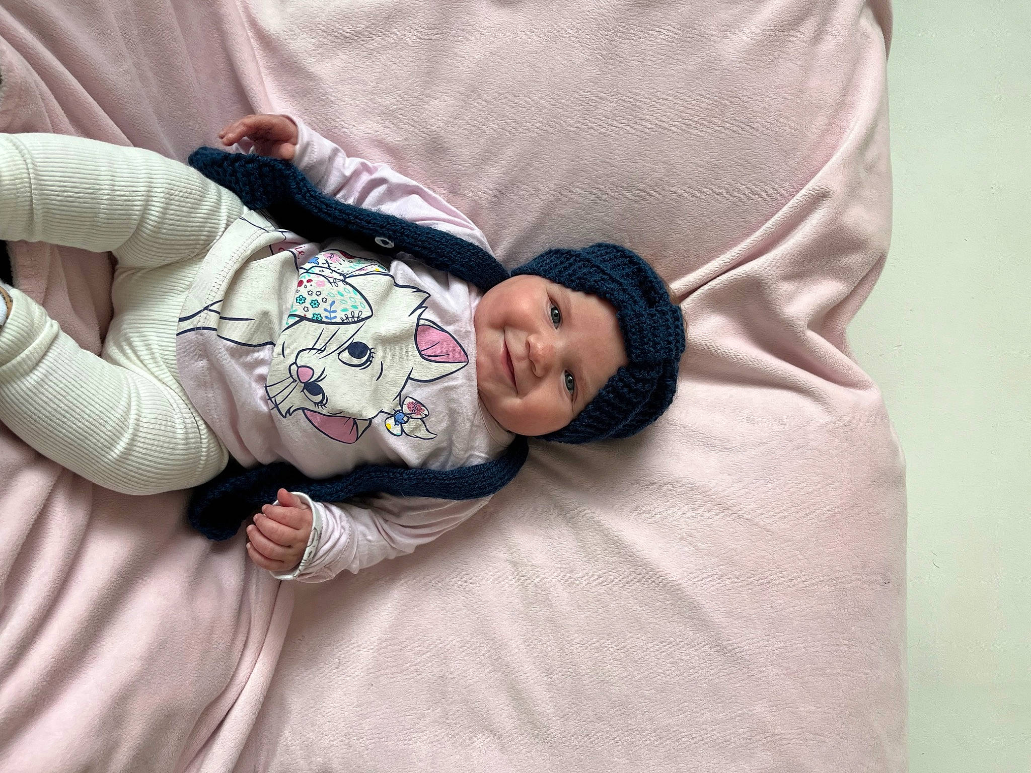 Zalya a rejoint le concours — aidez-le/la à gagner de superbes lots ! baby, baby_products, baby_sleeping, baby_toddler_clothing, bedtime, cheek, child, comfort, face, happy, head, headwear, human_body, joy, linens, nap, person, sitting, skin, sleep
