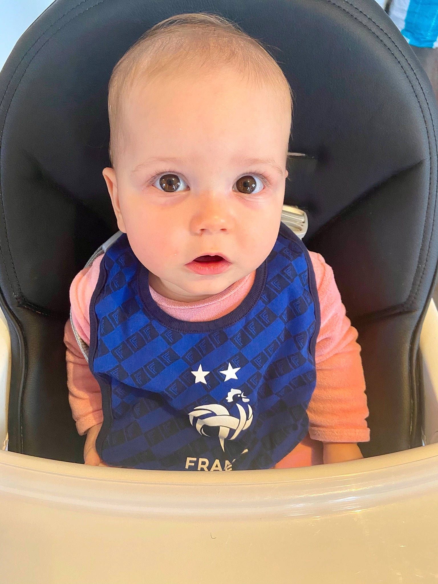 Ava a rejoint le concours — aidez-le/la à gagner de superbes lots ! baby, baby_toddler_clothing, blue, cheek, child, chin, comfort, eye, eyebrow, hair, happy, iris, mouth, neck, nose, person, product, skin, sleeve, smile