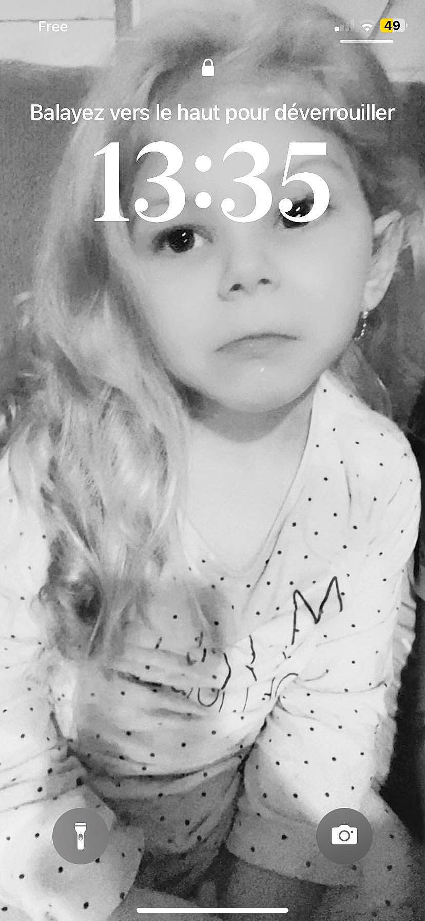 Inaya a rejoint le concours — aidez-le/la à gagner de superbes lots ! black, black_and_white, cheek, chin, eyebrow, eyelash, facial_expression, fashion, hairstyle, happy, human, iris, lip, nose, organ, person, photograph, skin, style, toddler