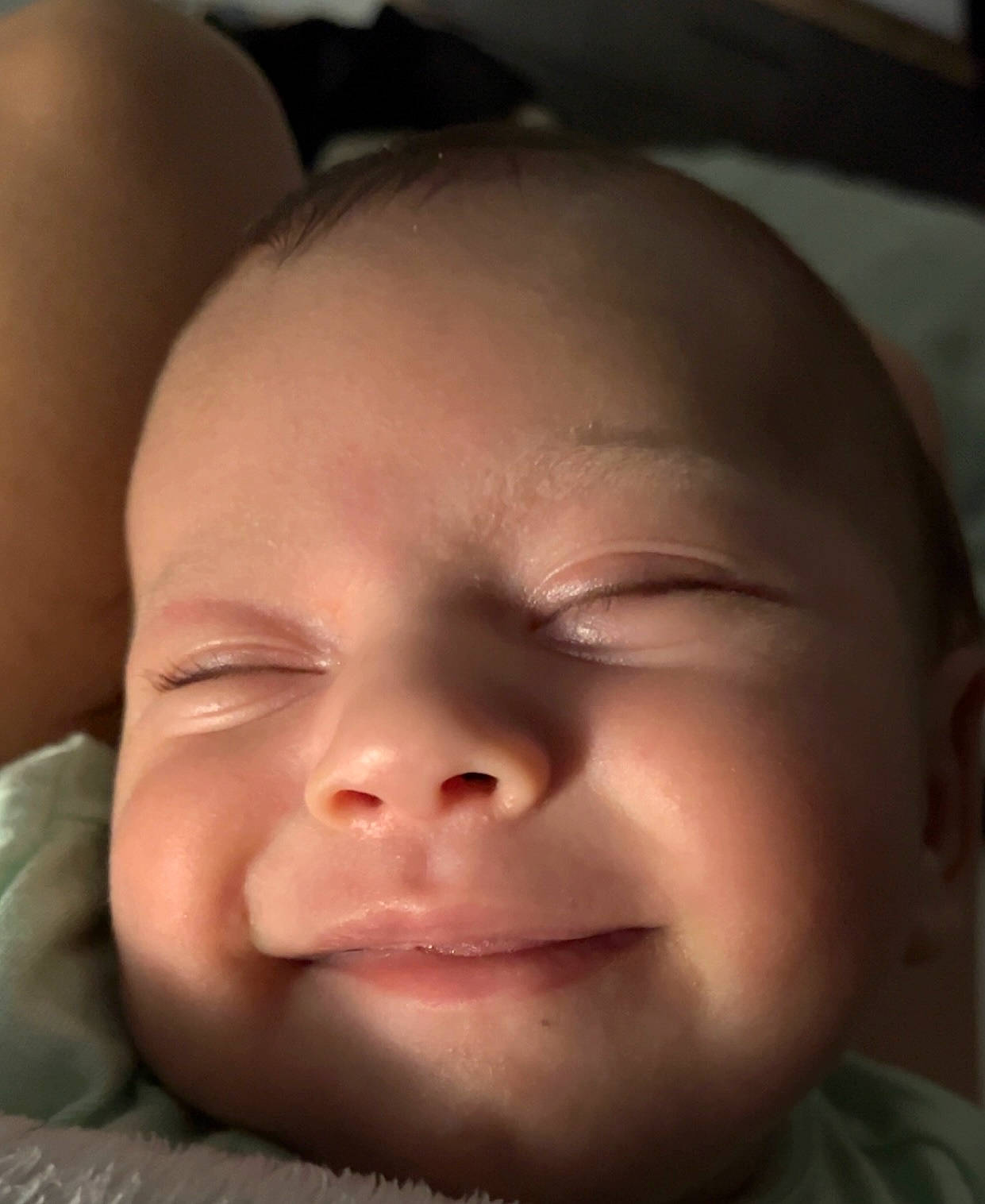 Eyden a rejoint le concours — aidez-le/la à gagner de superbes lots ! baby, cheek, chin, ear, eyebrow, eyelash, face, finger, forehead, gesture, happy, iris, jaw, joy, lip, mouth, neck, nose, person, skin