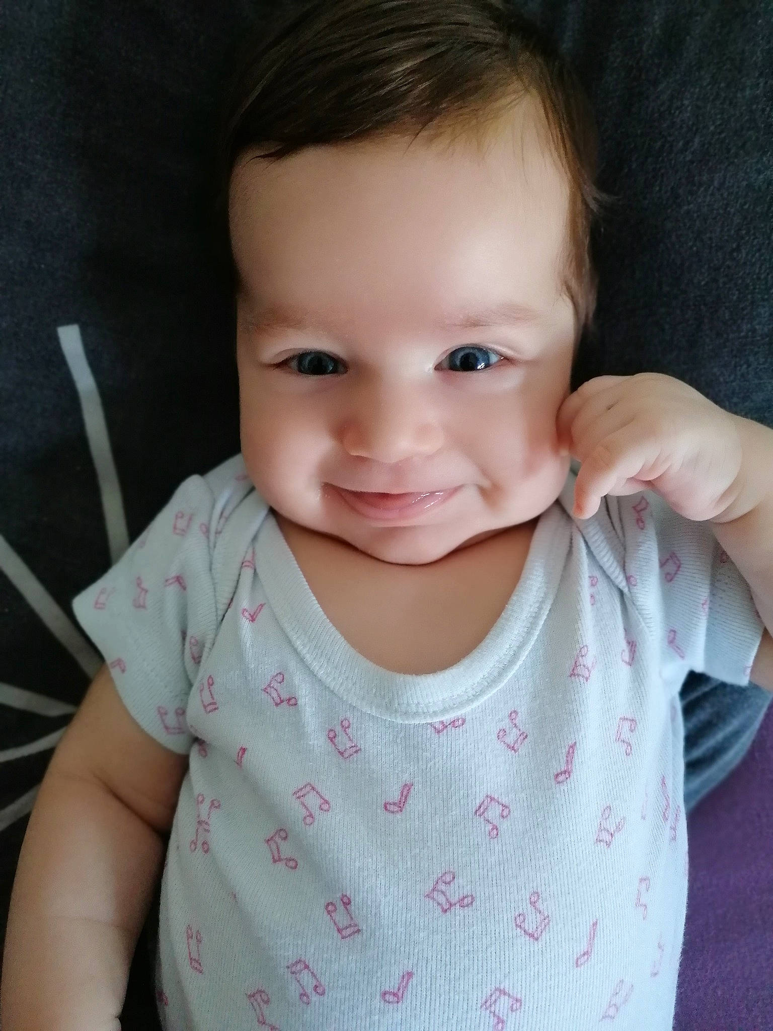 Haylie a rejoint le concours — aidez-le/la à gagner de superbes lots ! baby, beauty, cheek, child, child_model, chin, eye, face, finger, forehead, hair, hand, head, iris, joy, lip, nose, person, pink, skin