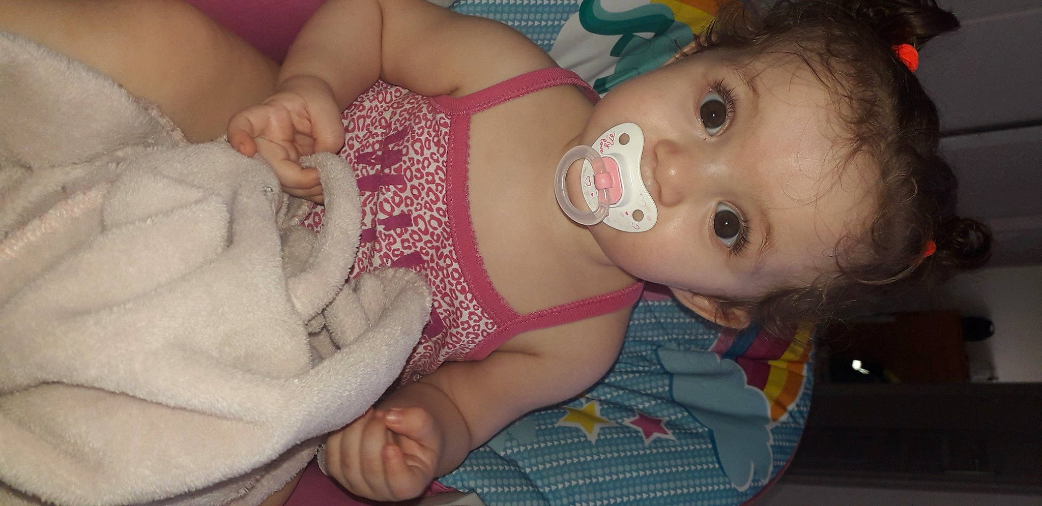 Khadija a rejoint le concours — aidez-le/la à gagner de superbes lots ! baby, cheek, child, mouth, person, toddler